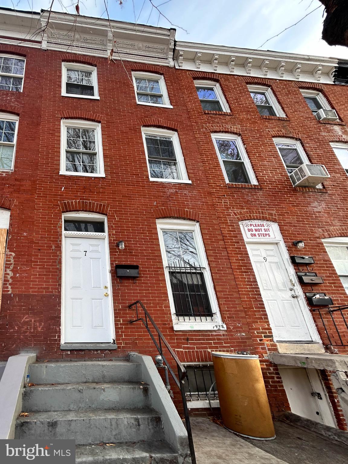 HOLLINS MARKET - Residential