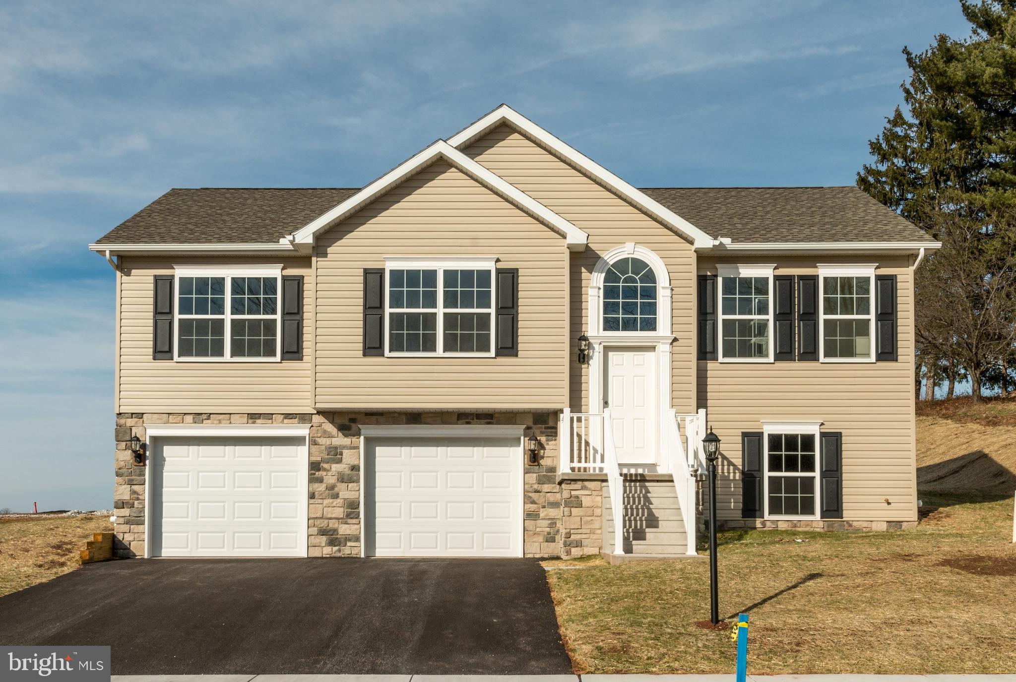 KINGS COURT AT BROWNSTONE - Residential