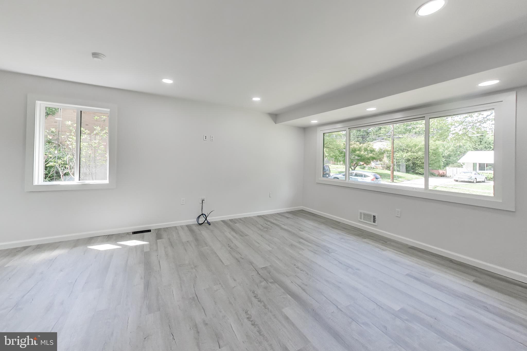 FOREST KNOLLS - Residential