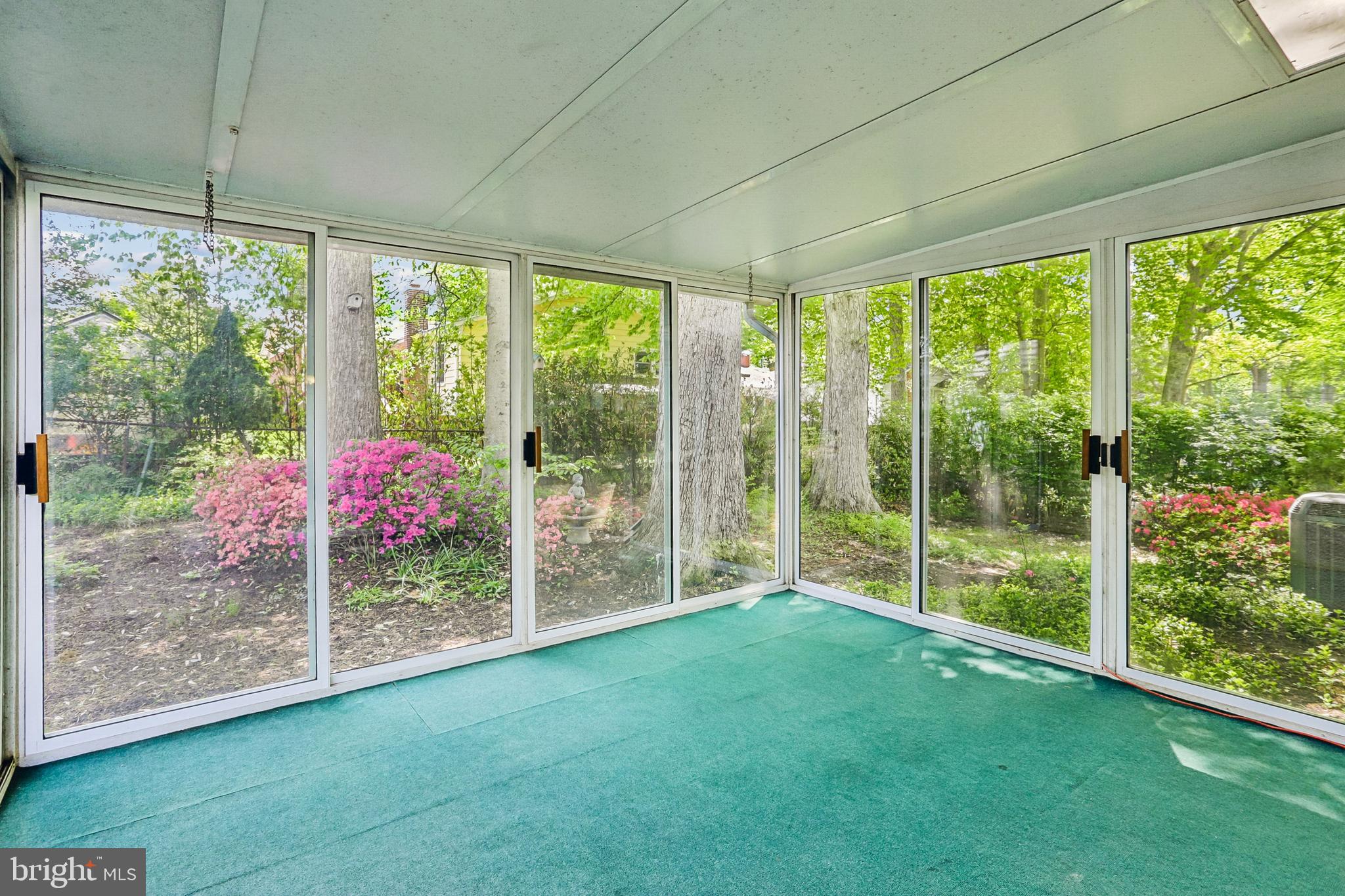 MANOR WOODS - Residential