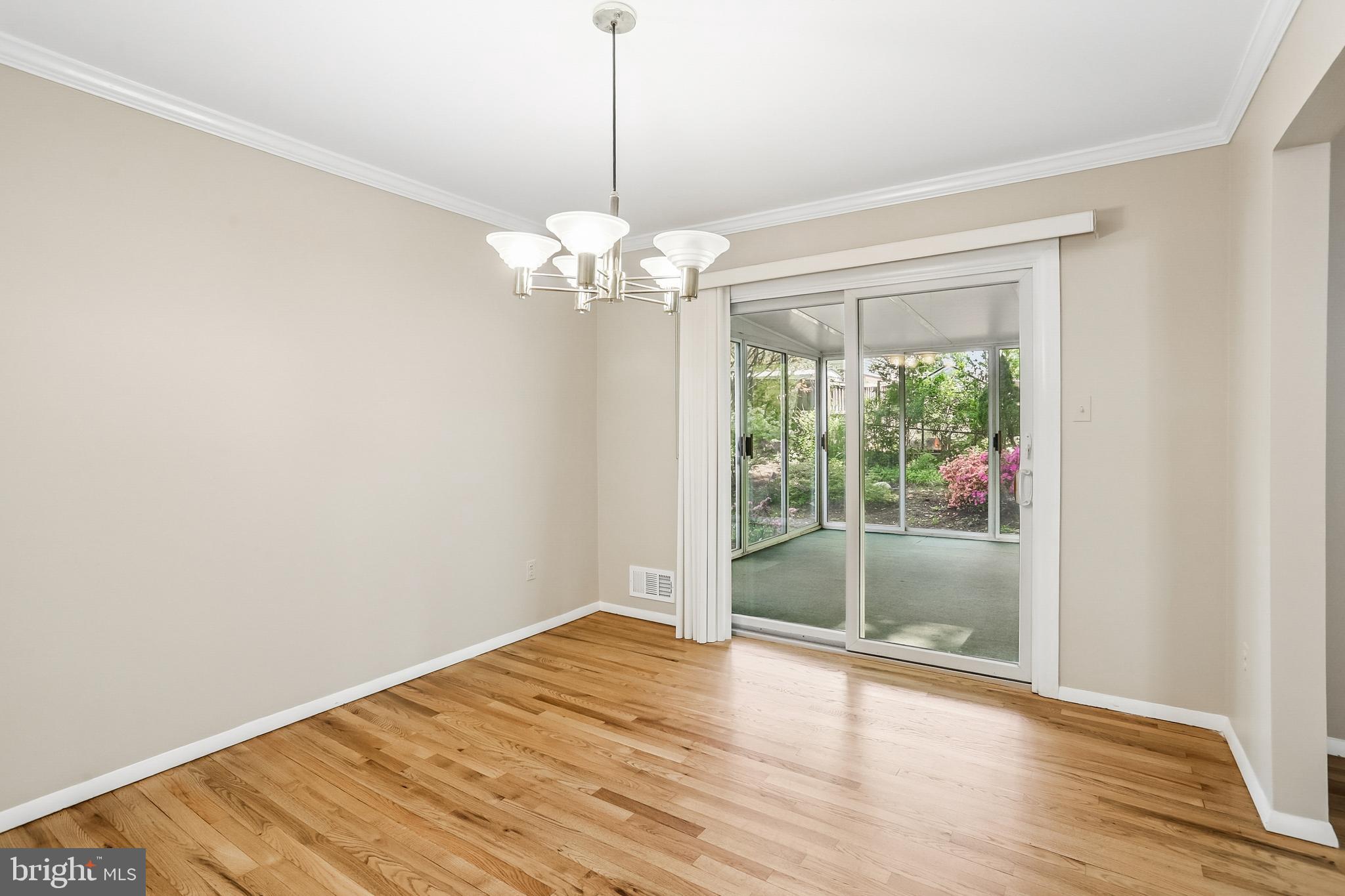 MANOR WOODS - Residential