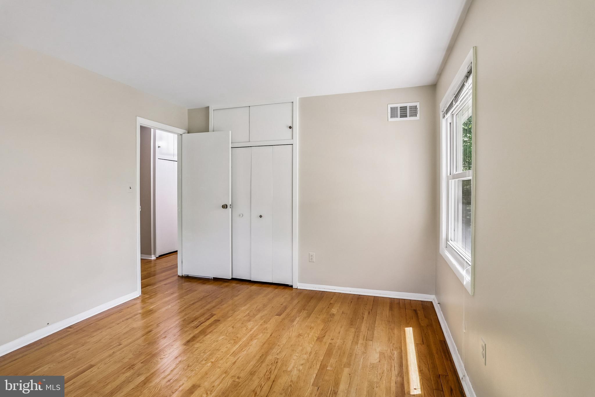 MANOR WOODS - Residential