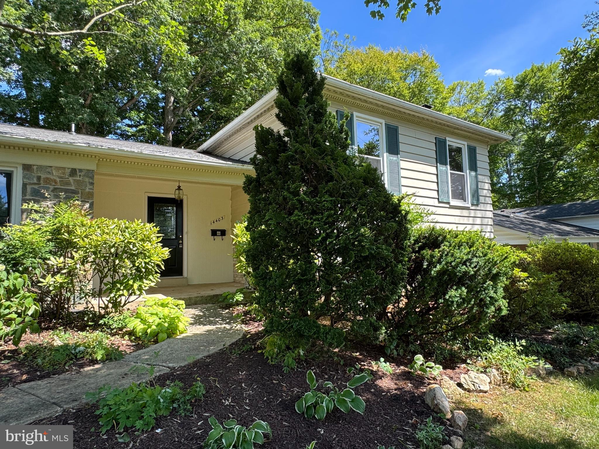 MANOR WOODS - Residential