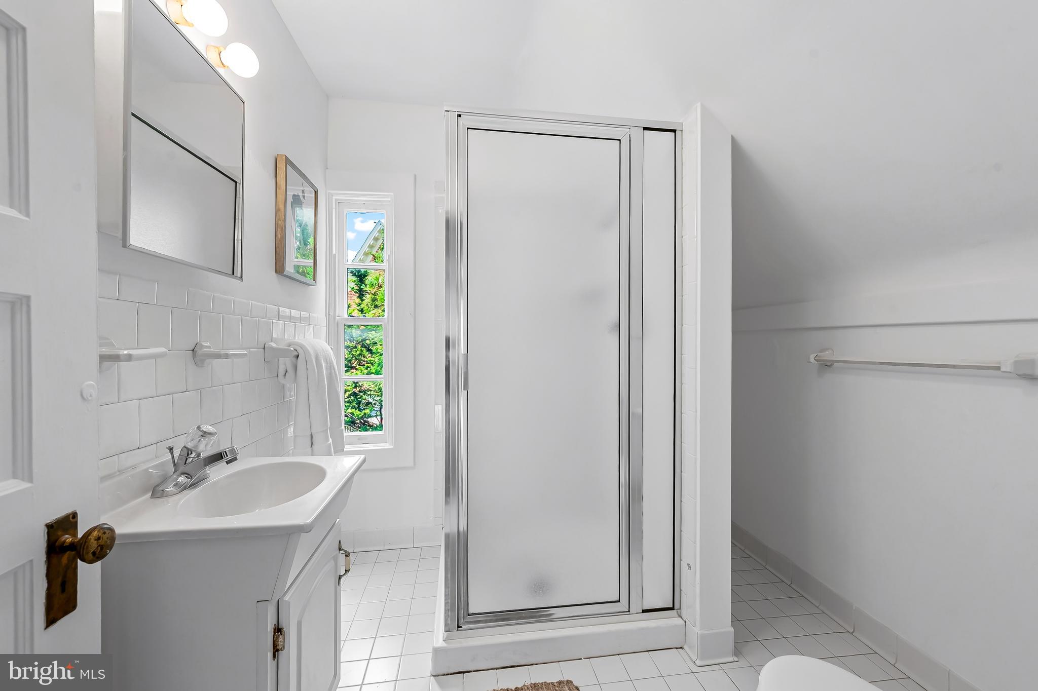 ROLAND PARK - Residential