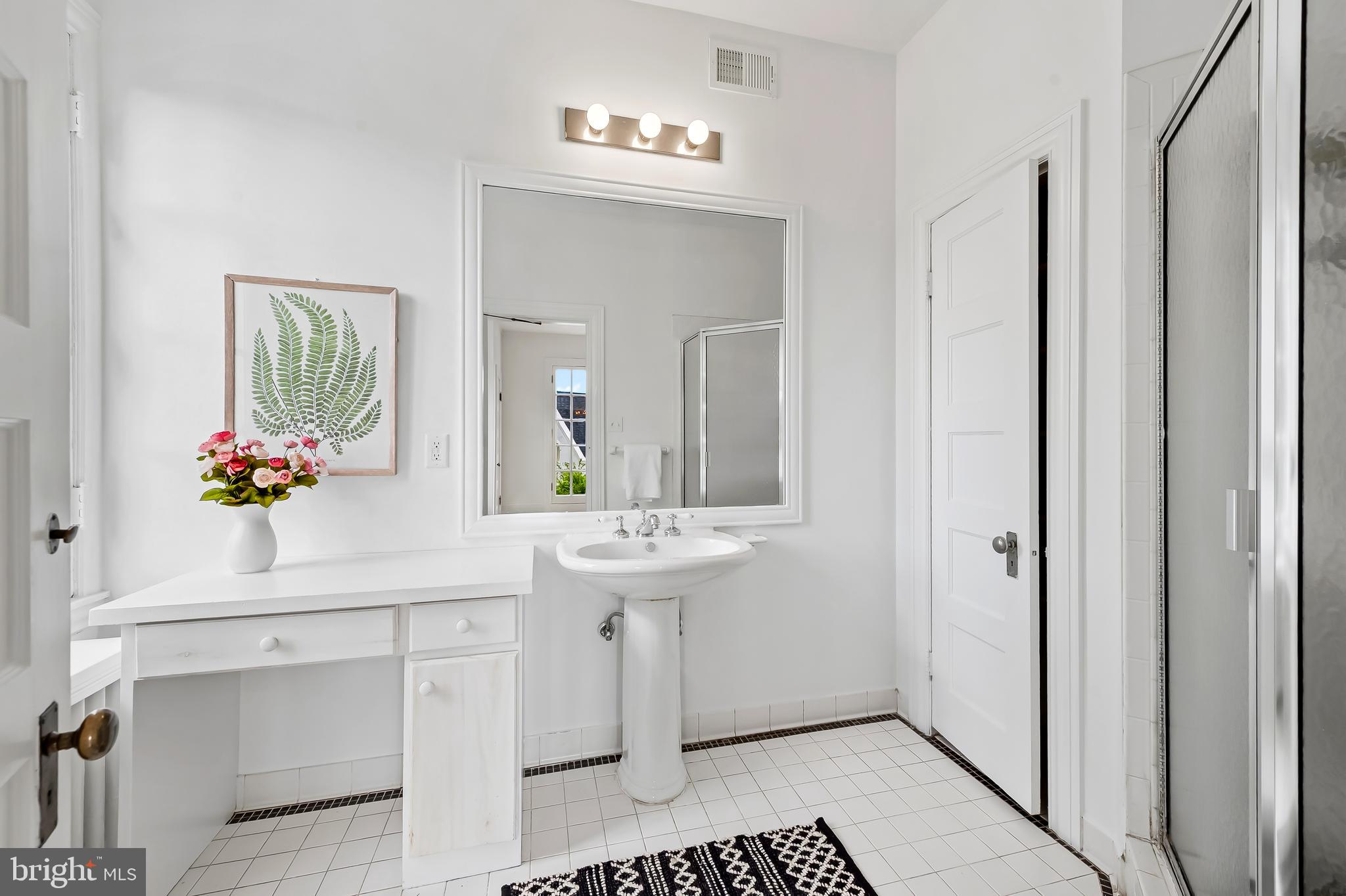 ROLAND PARK - Residential
