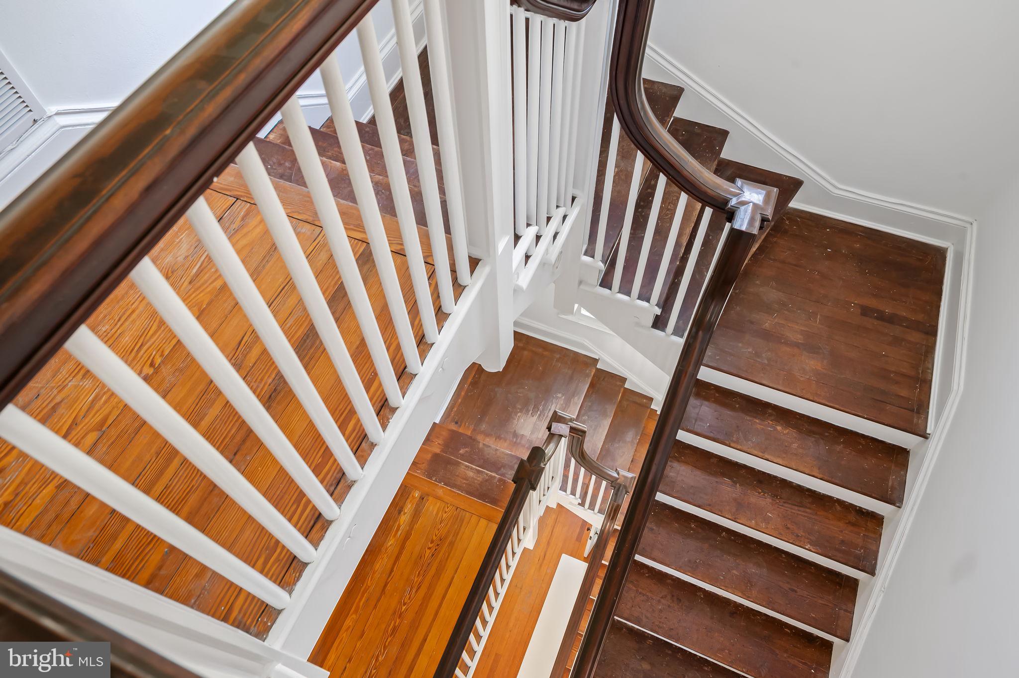ROLAND PARK - Residential