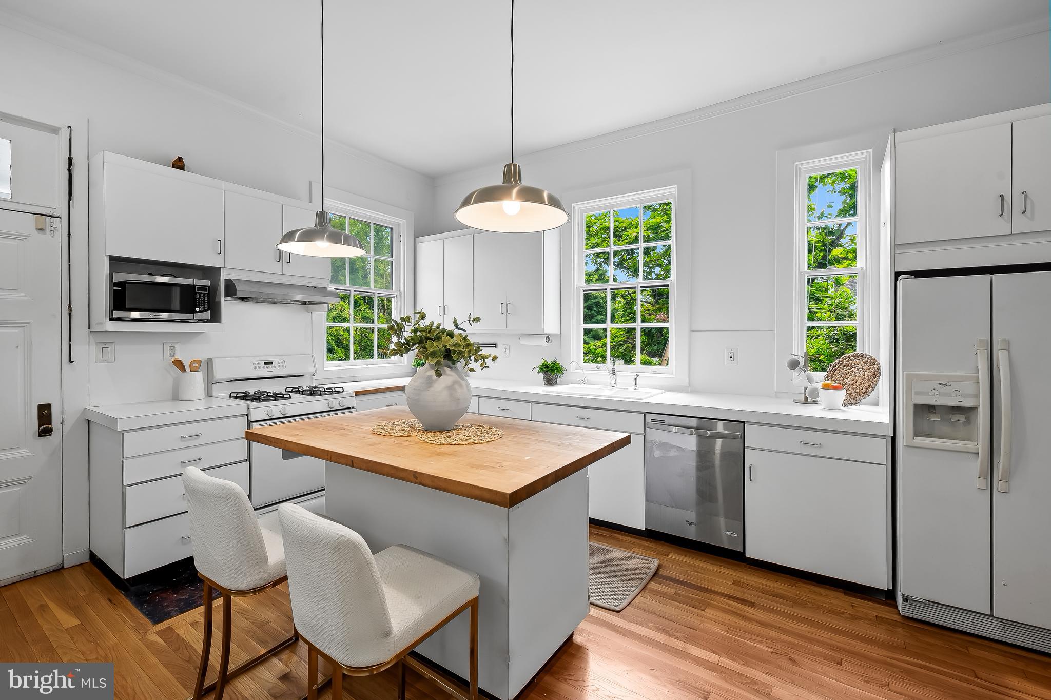 ROLAND PARK - Residential