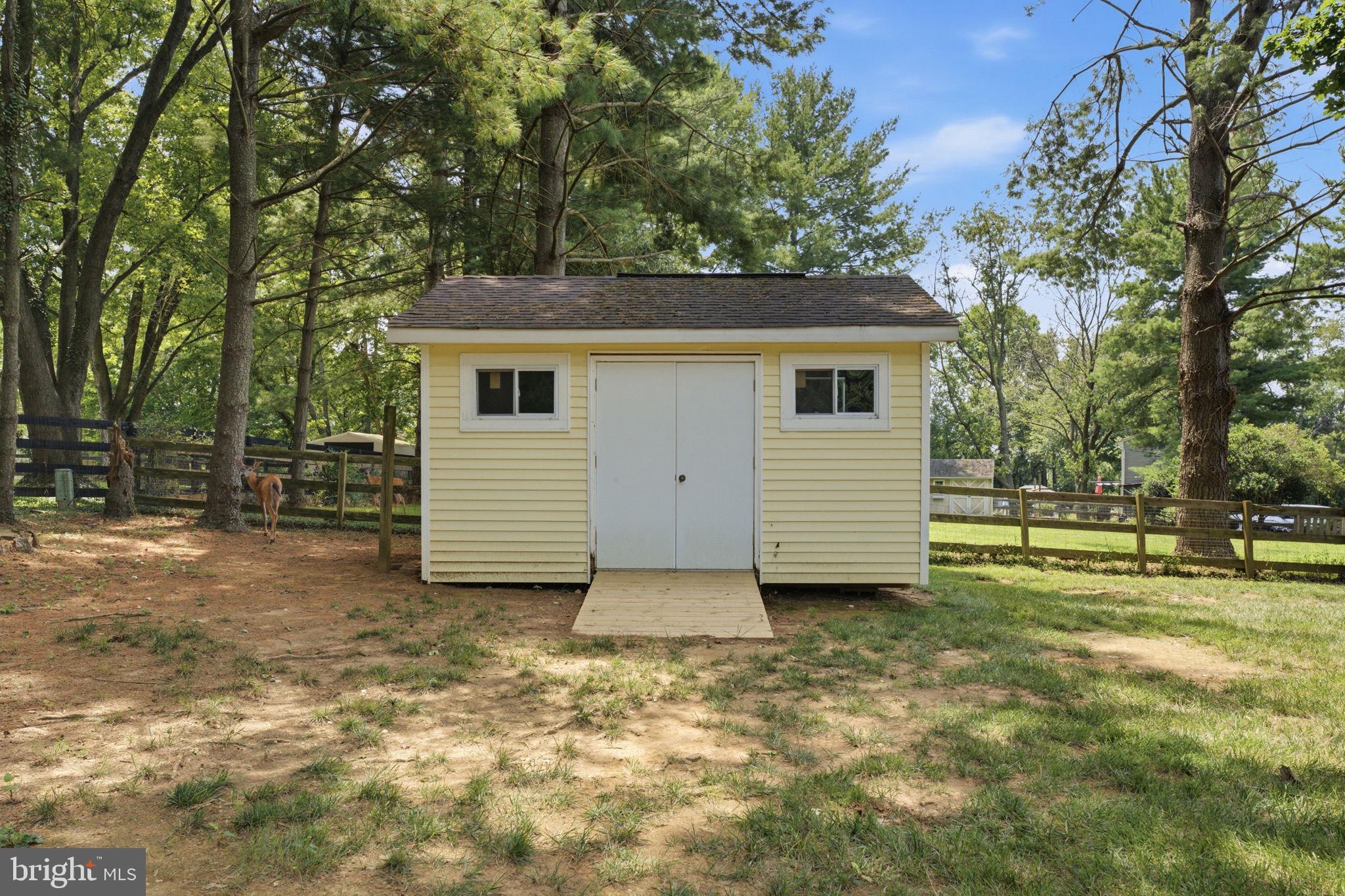 HAMILTON ACRES - Residential