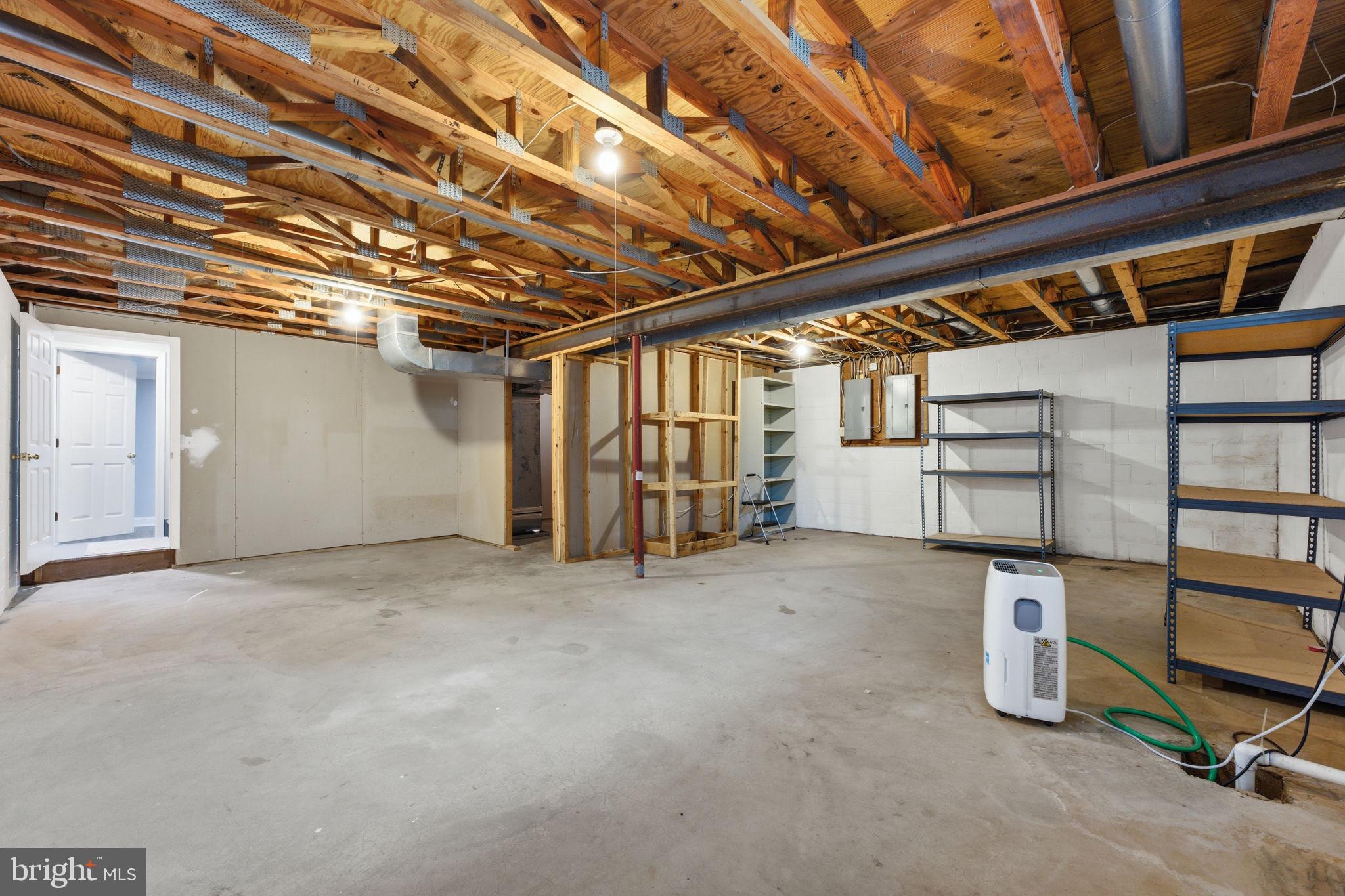 HAMILTON ACRES - Residential