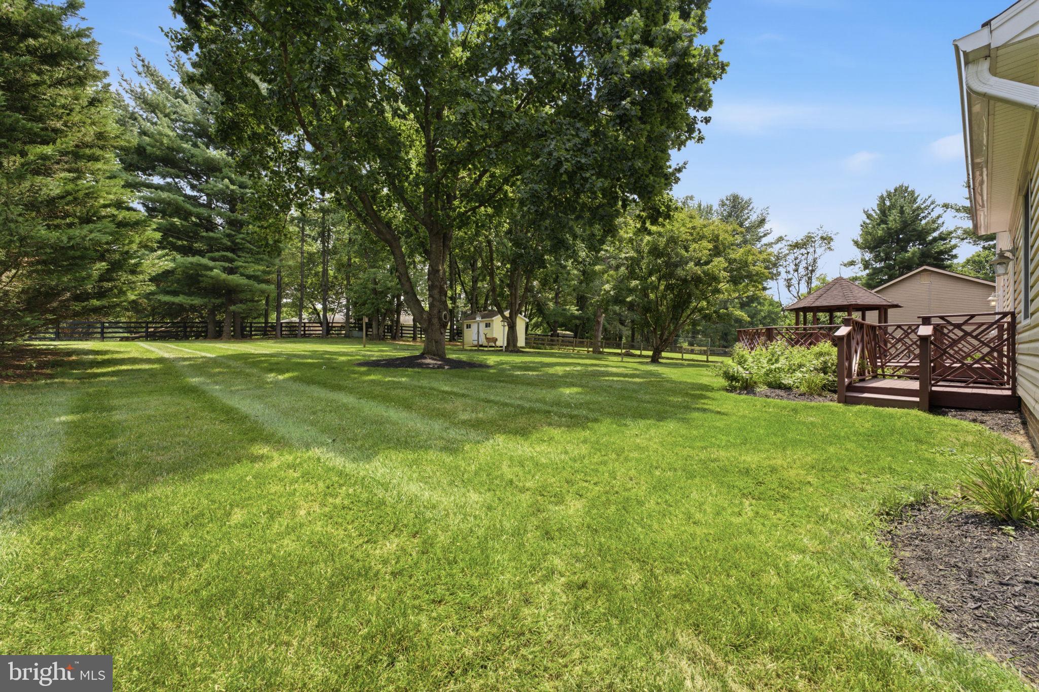 HAMILTON ACRES - Residential