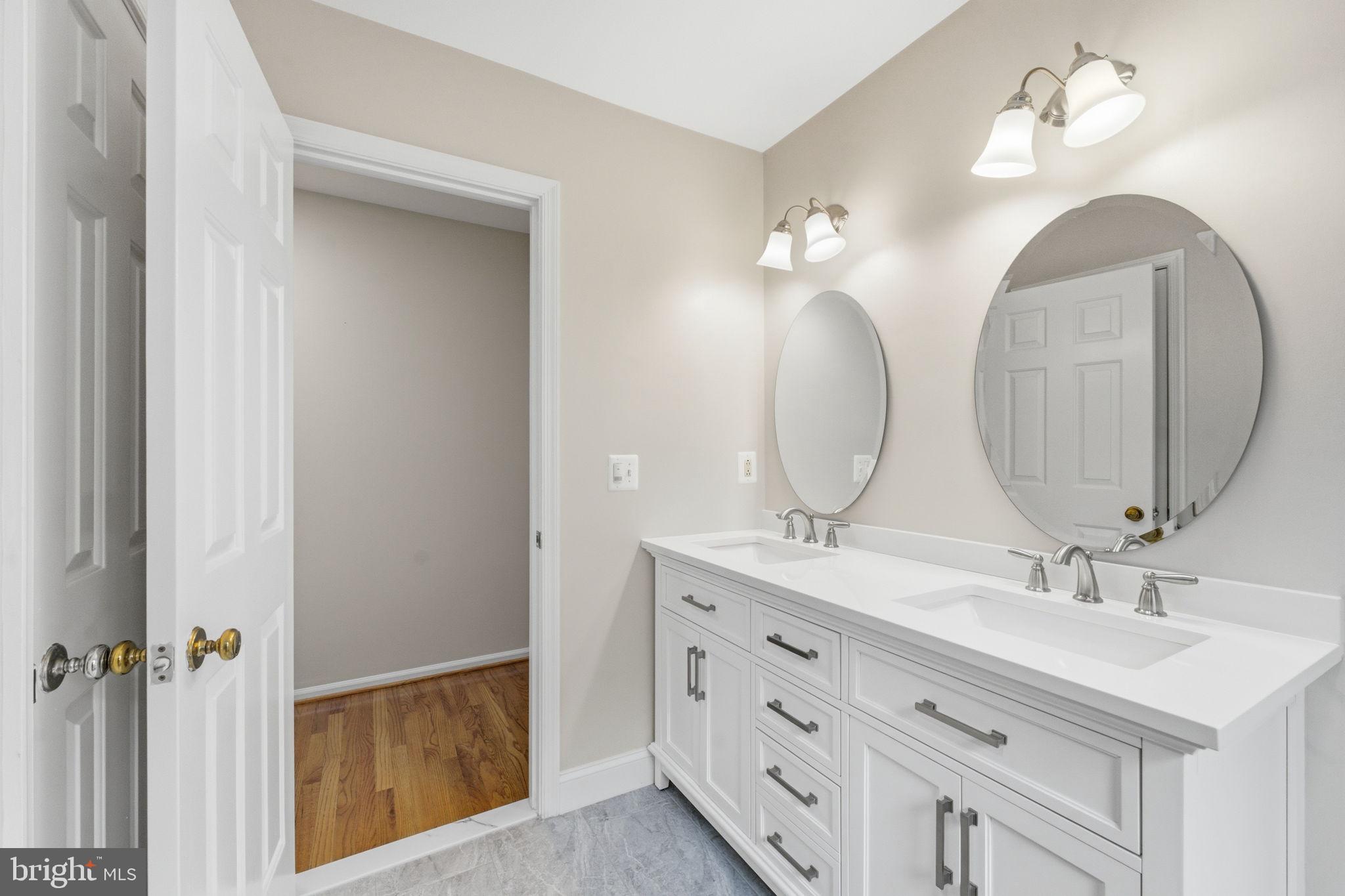 HAMILTON ACRES - Residential