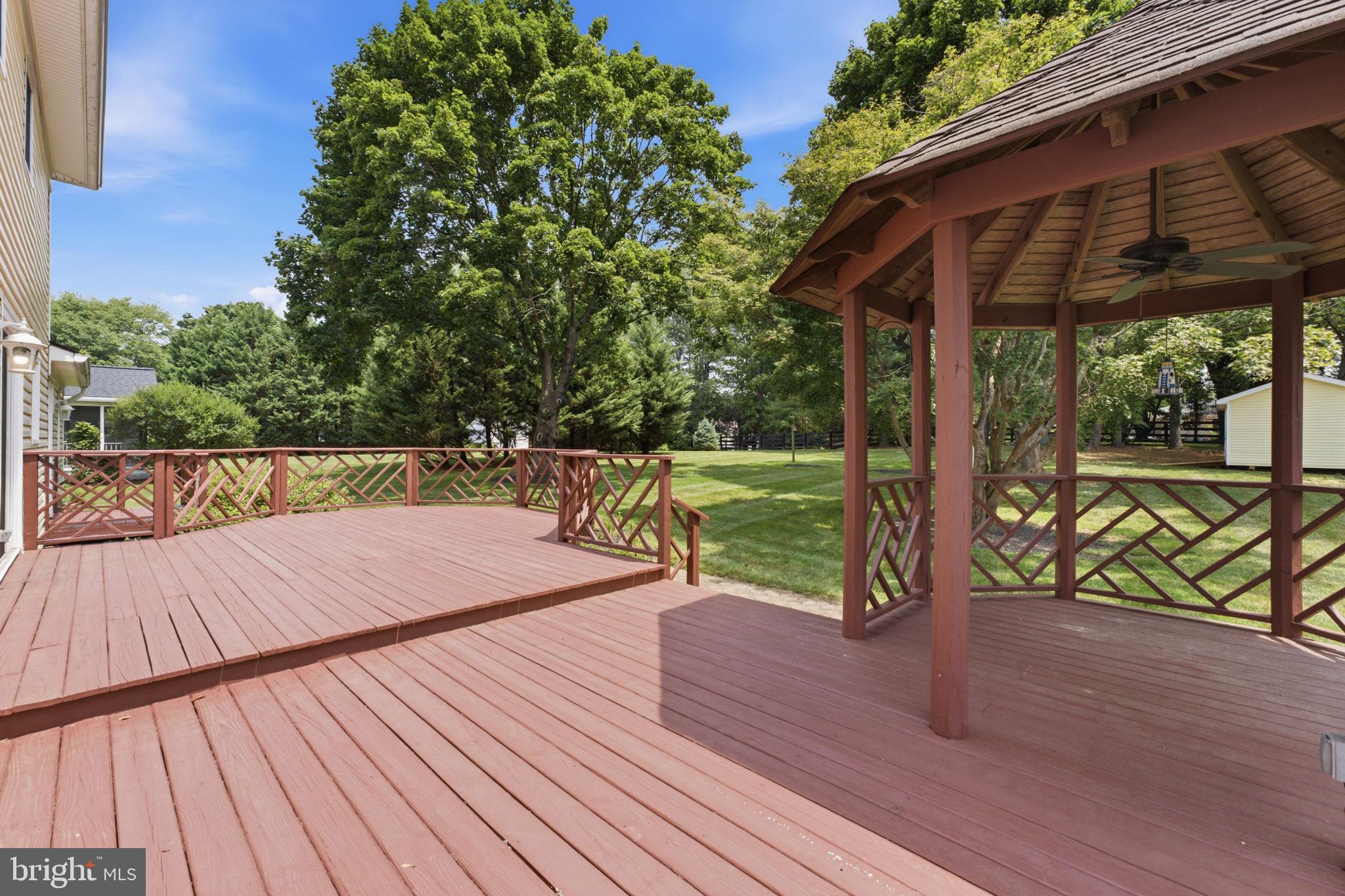 HAMILTON ACRES - Residential
