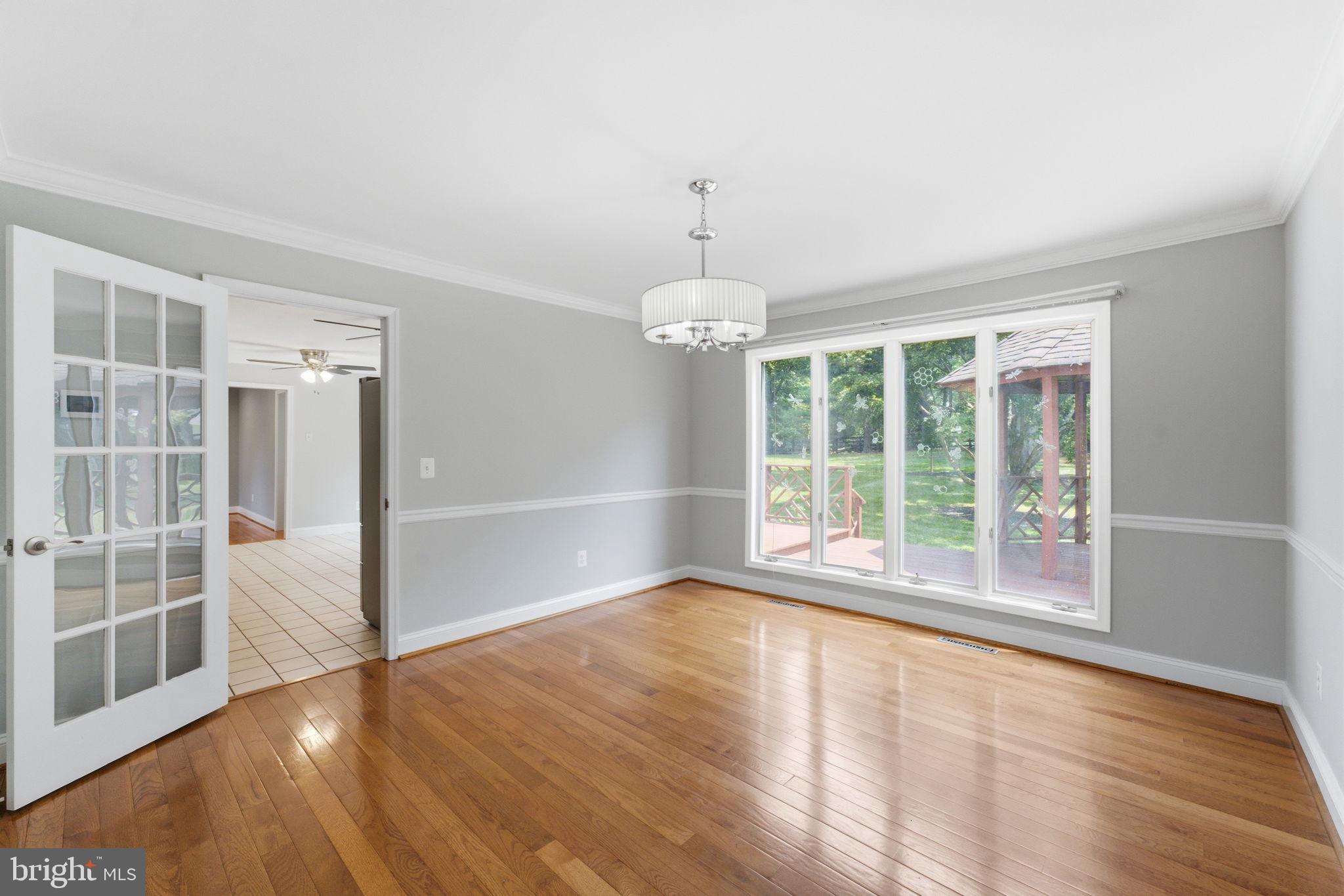HAMILTON ACRES - Residential