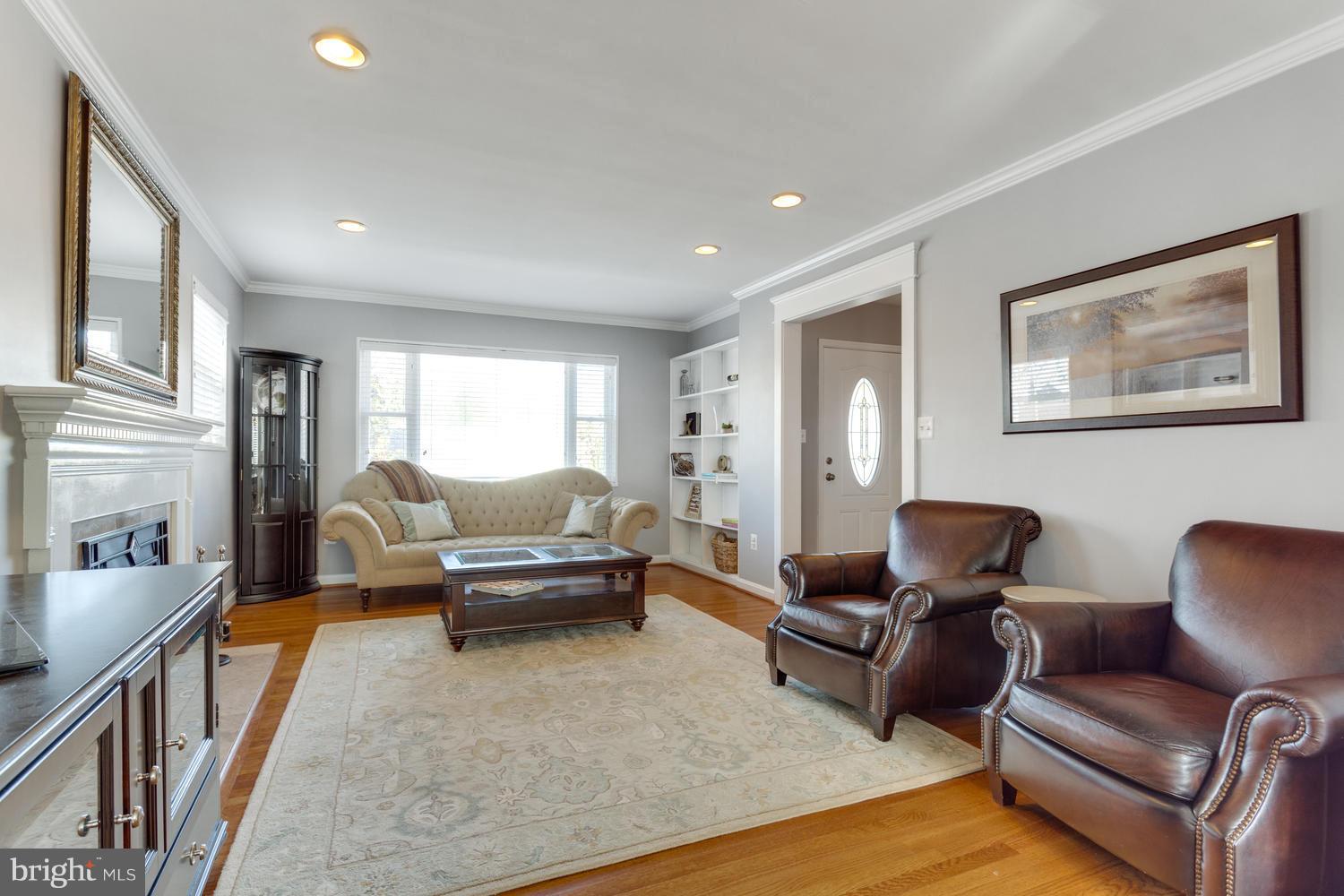 SLEEPY HOLLOW MANOR - Residential