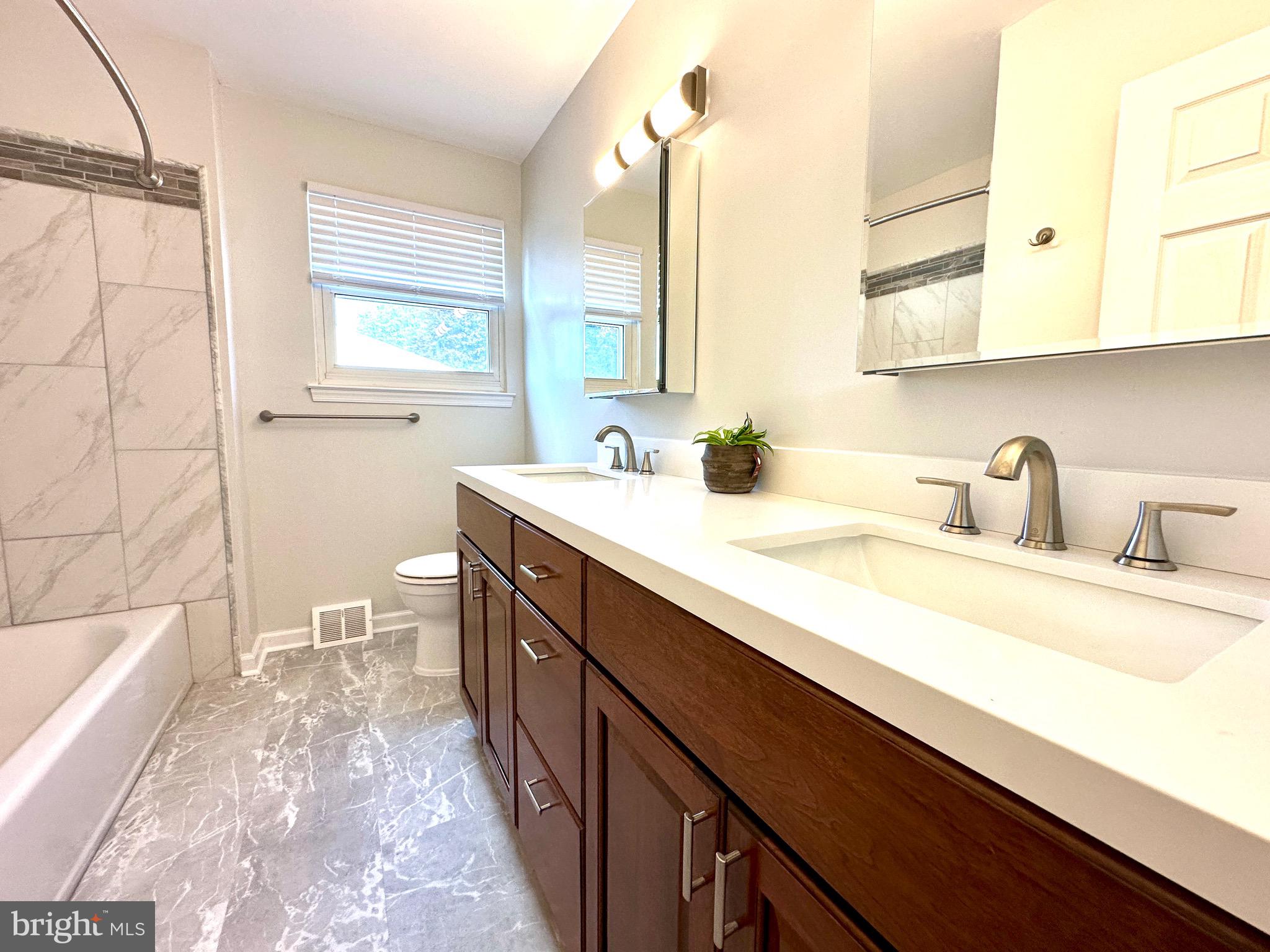 BRIAR HILL FARMS - Residential