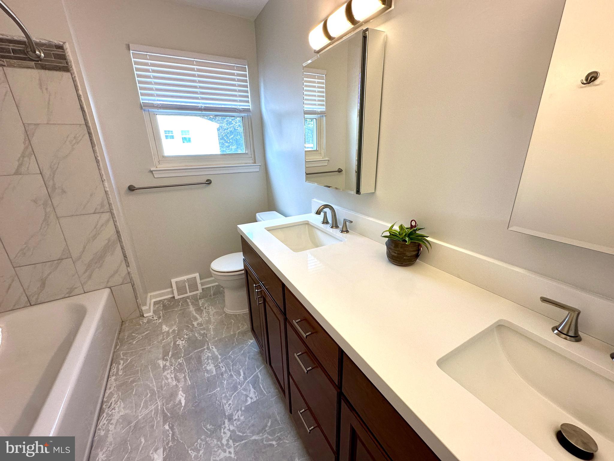 BRIAR HILL FARMS - Residential