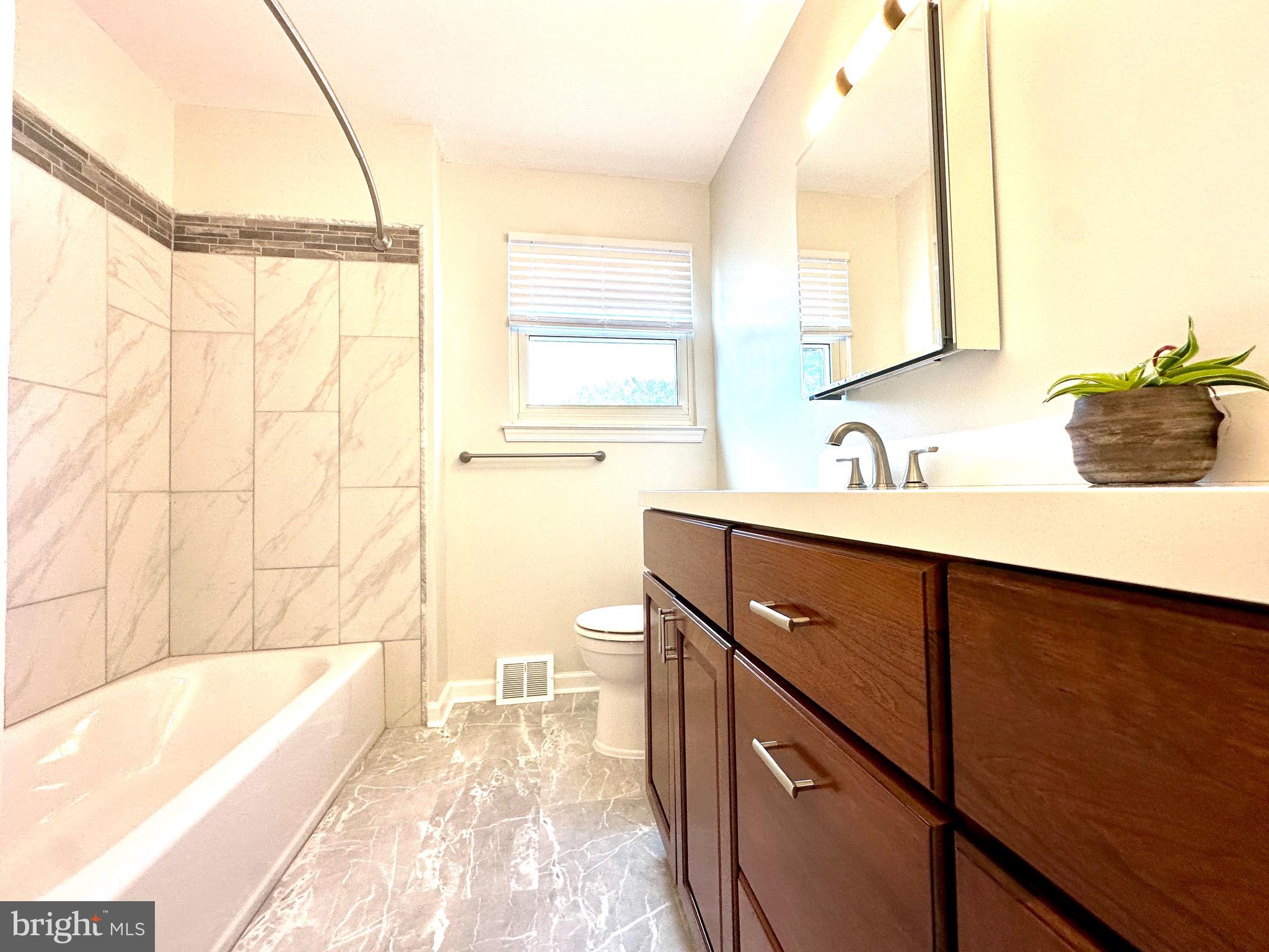 BRIAR HILL FARMS - Residential