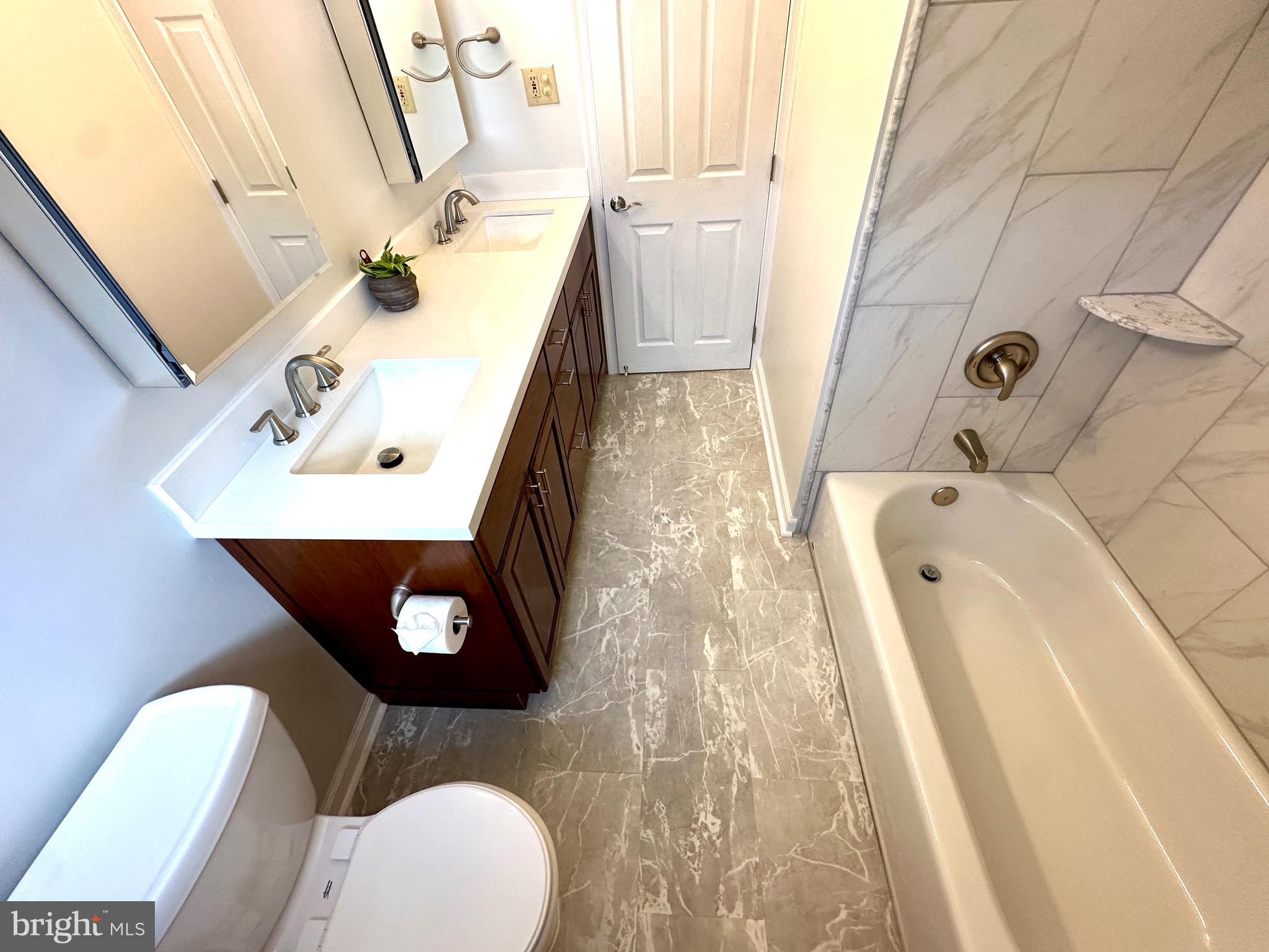 BRIAR HILL FARMS - Residential