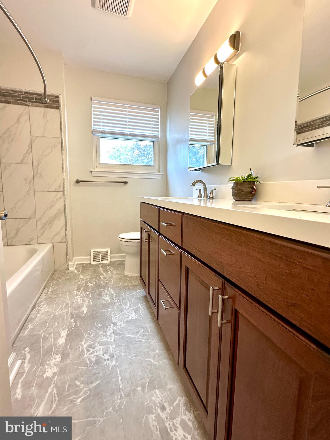 BRIAR HILL FARMS - Residential