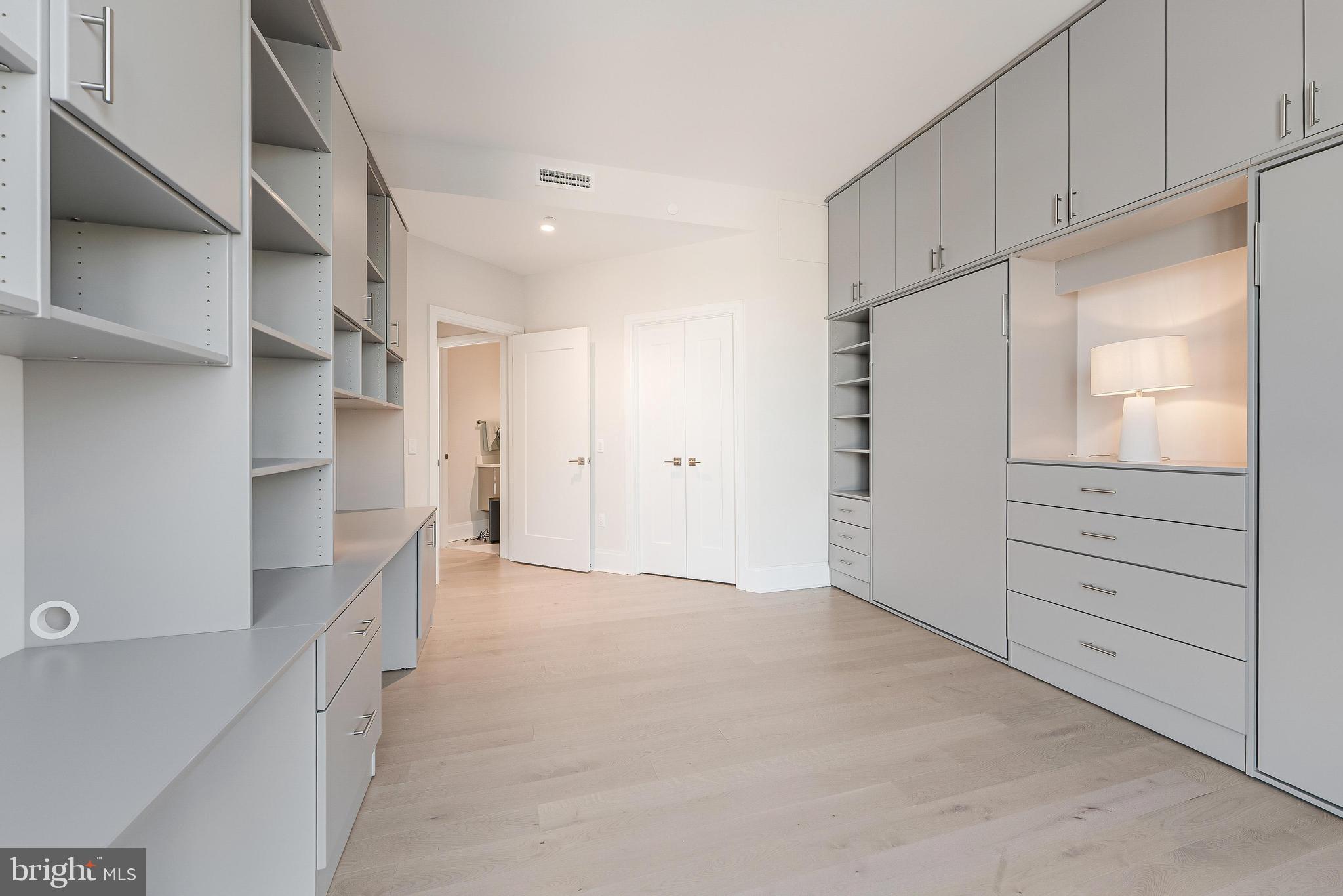 TYSONS CORNER - Residential