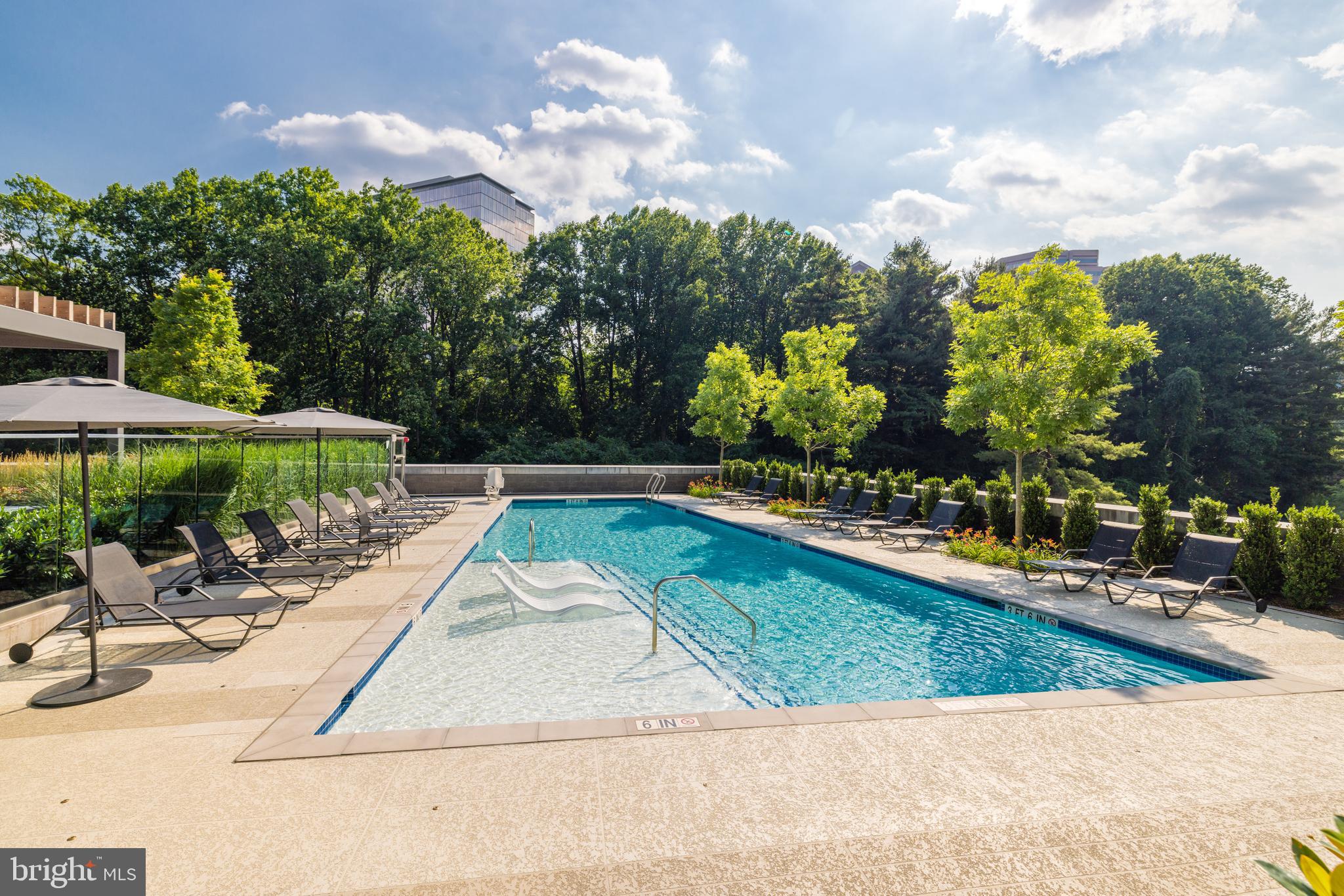TYSONS CORNER - Residential