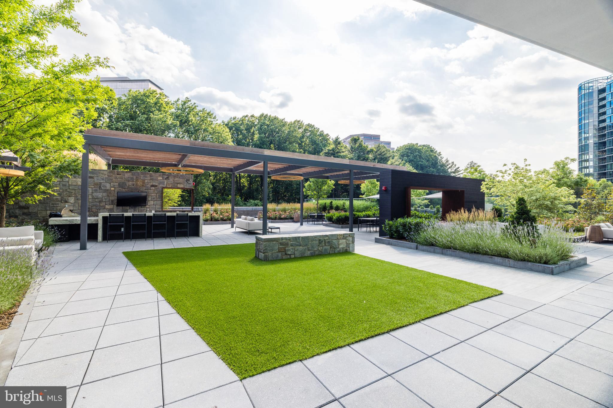 TYSONS CORNER - Residential