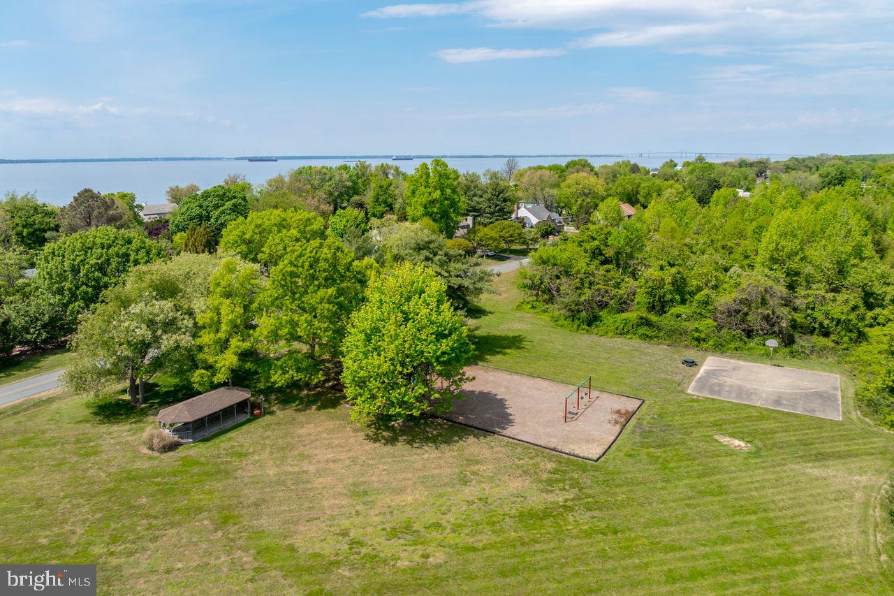 QUEEN ANNE COLONY - Residential