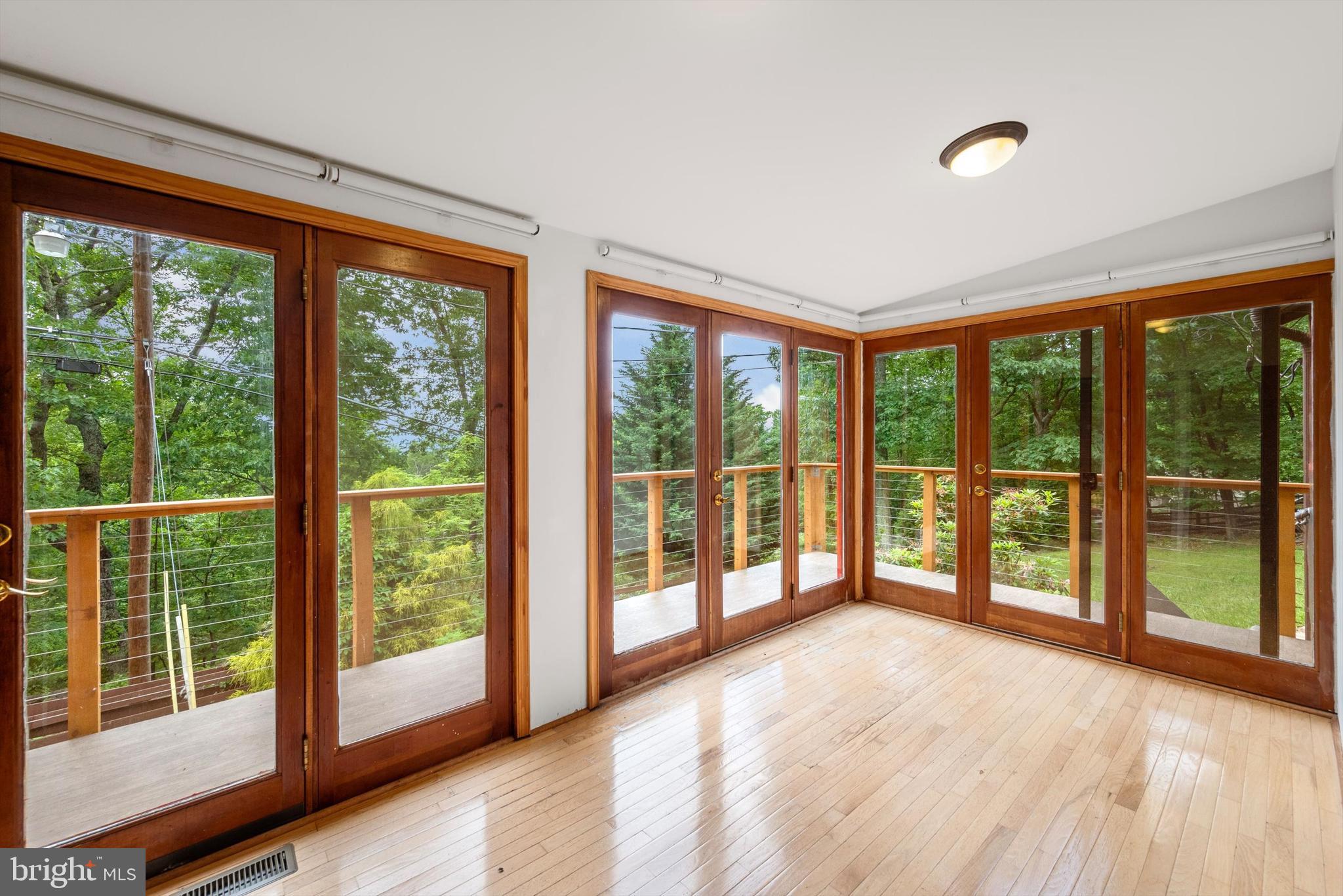 SHANNONDALE - Residential
