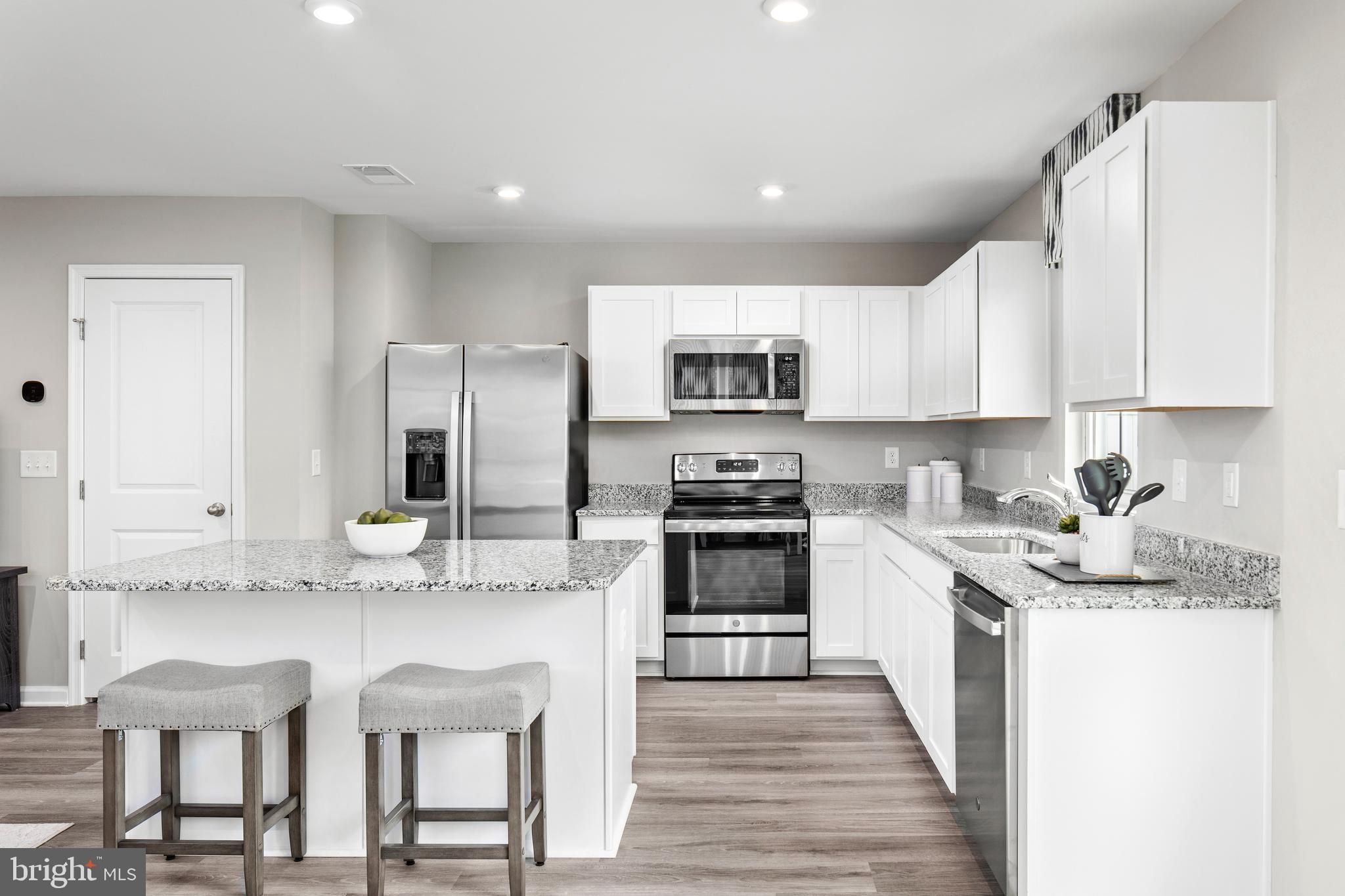 CARDINAL POINTE - Residential