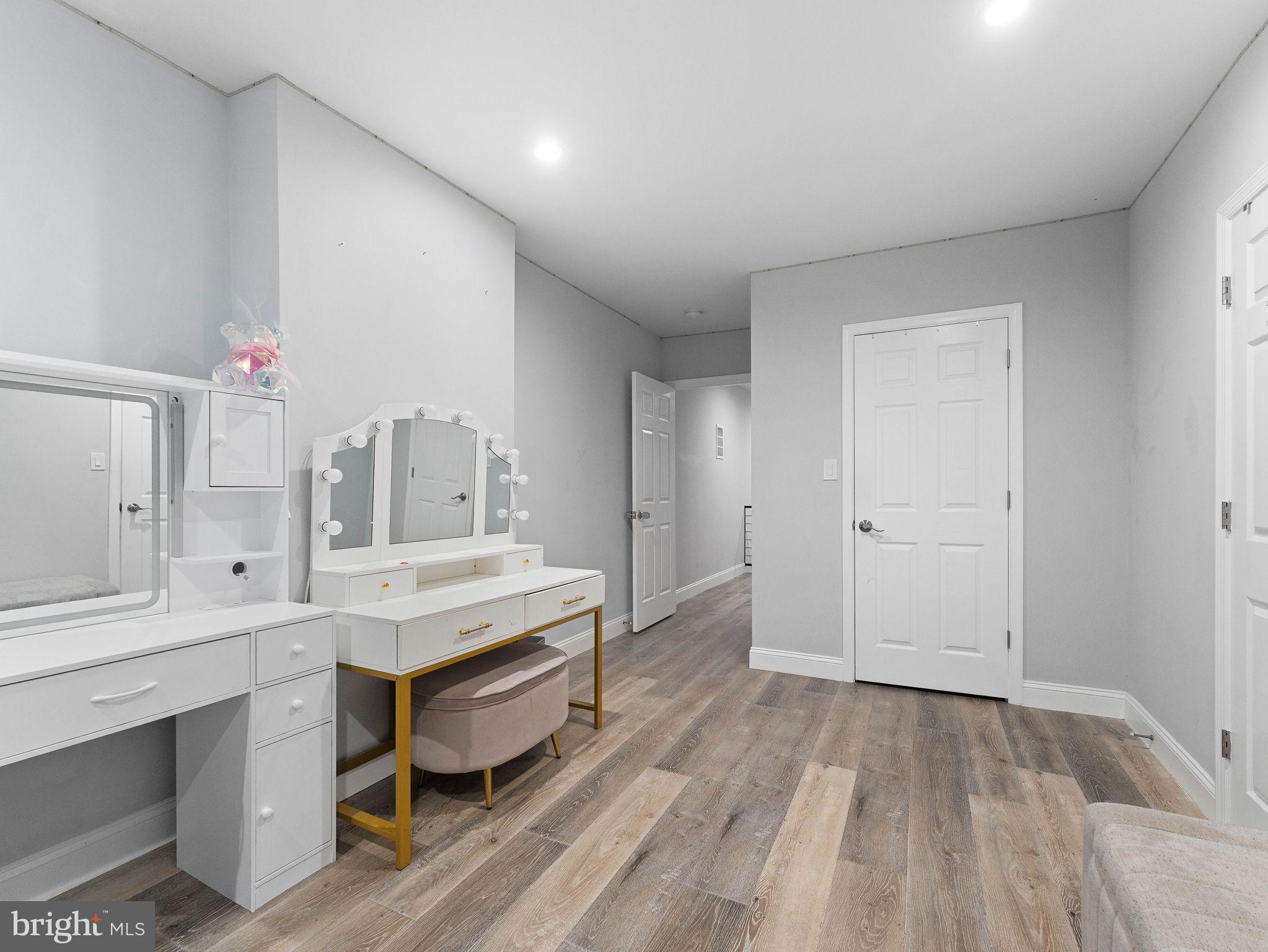 OLNEY - Residential