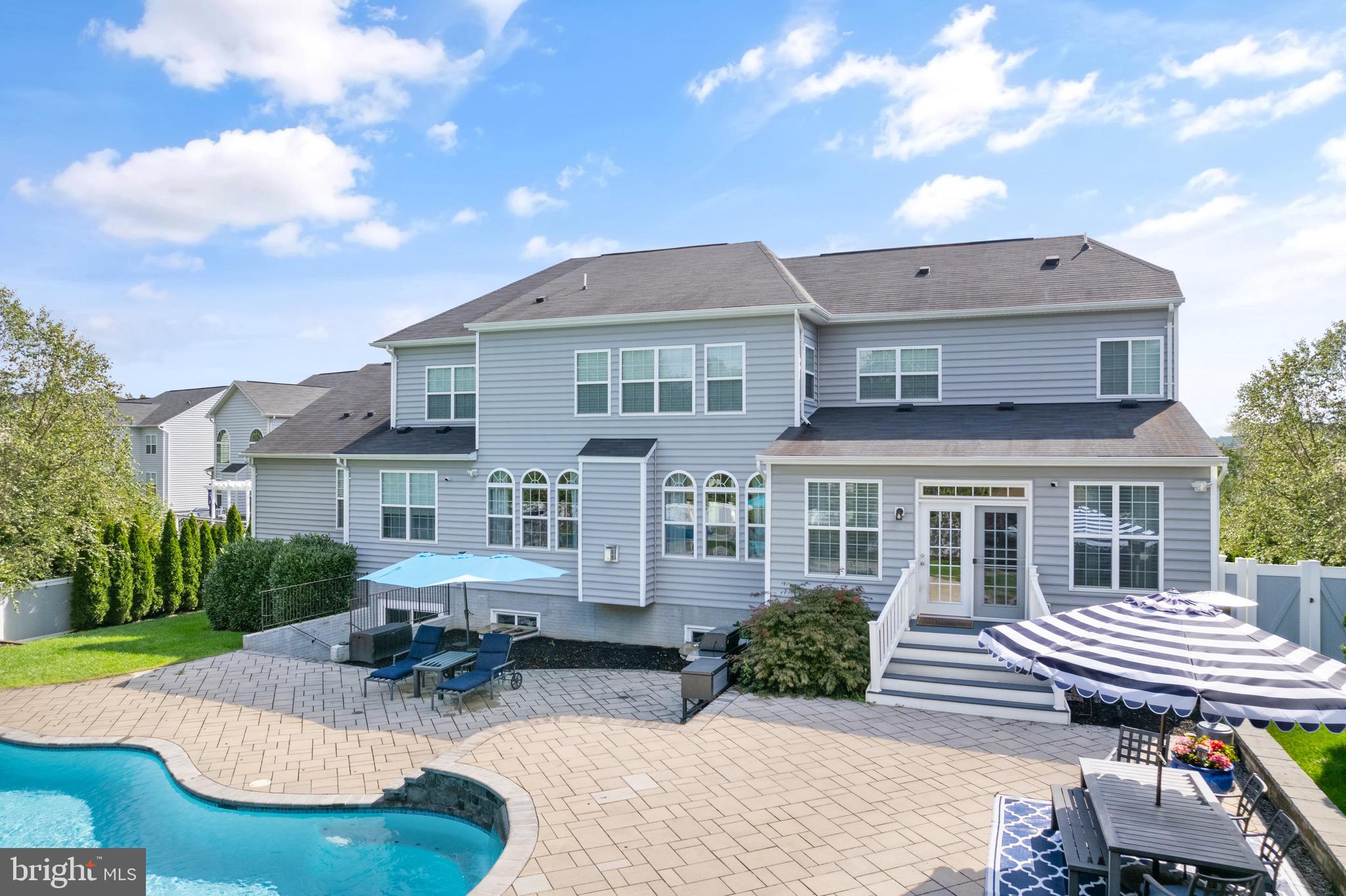 RIVER POINTE - Residential