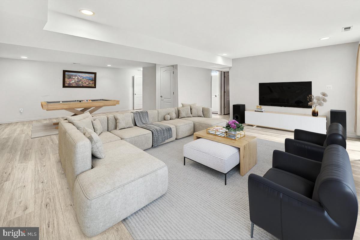 FONT HILL MANOR - Residential