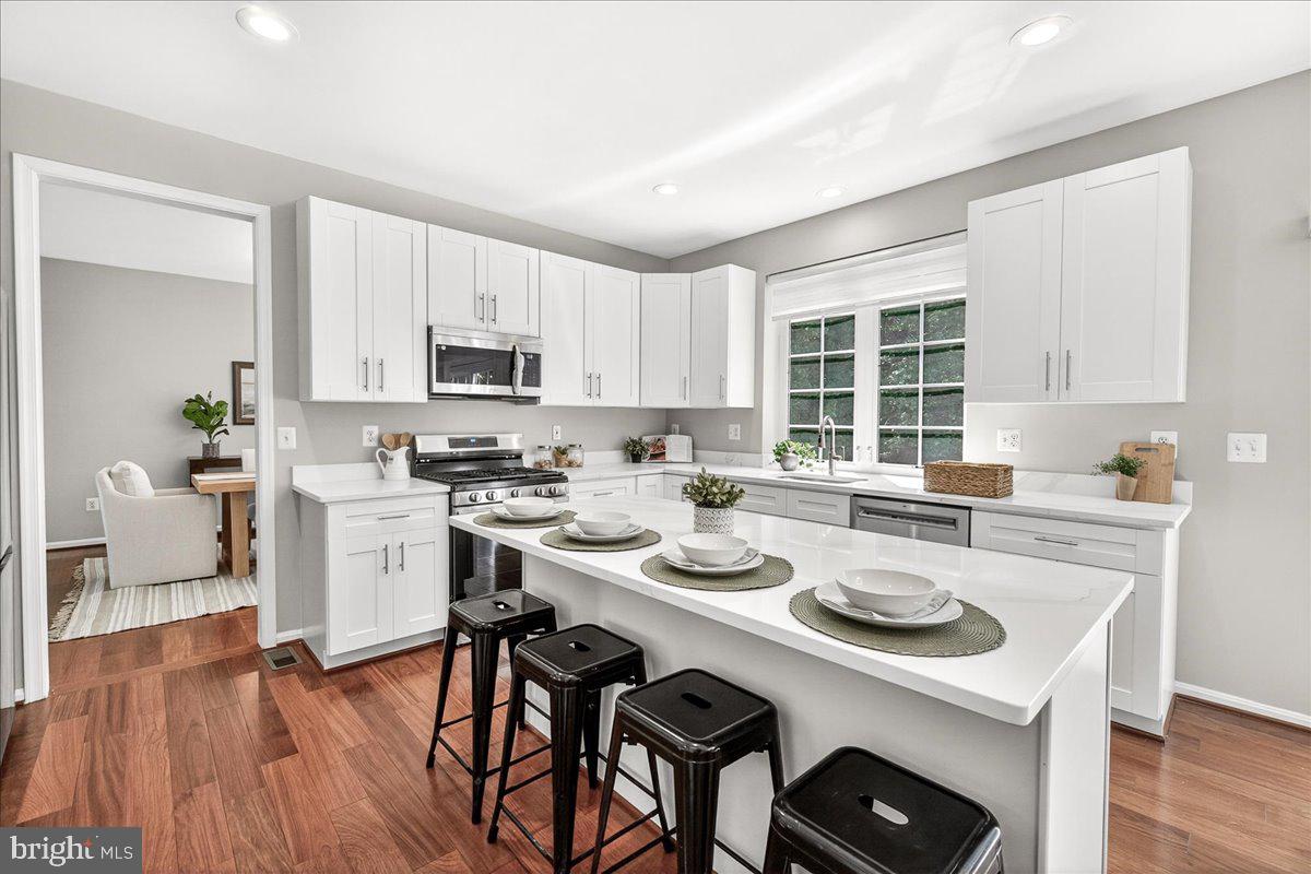 FONT HILL MANOR - Residential