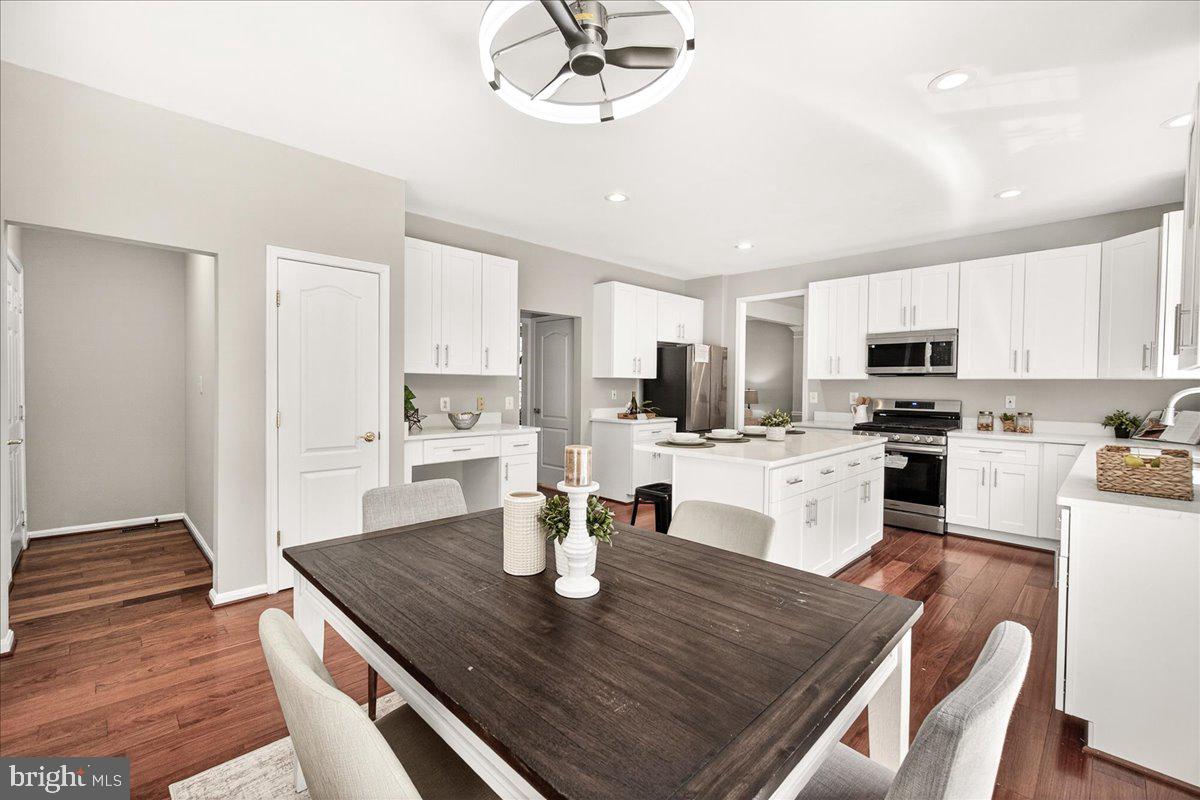 FONT HILL MANOR - Residential