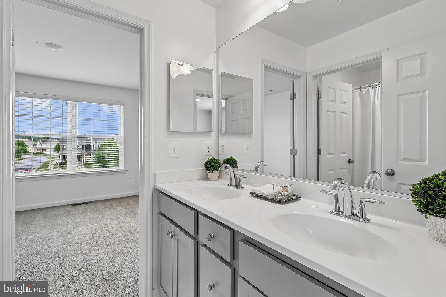 ELLENDALE - Residential