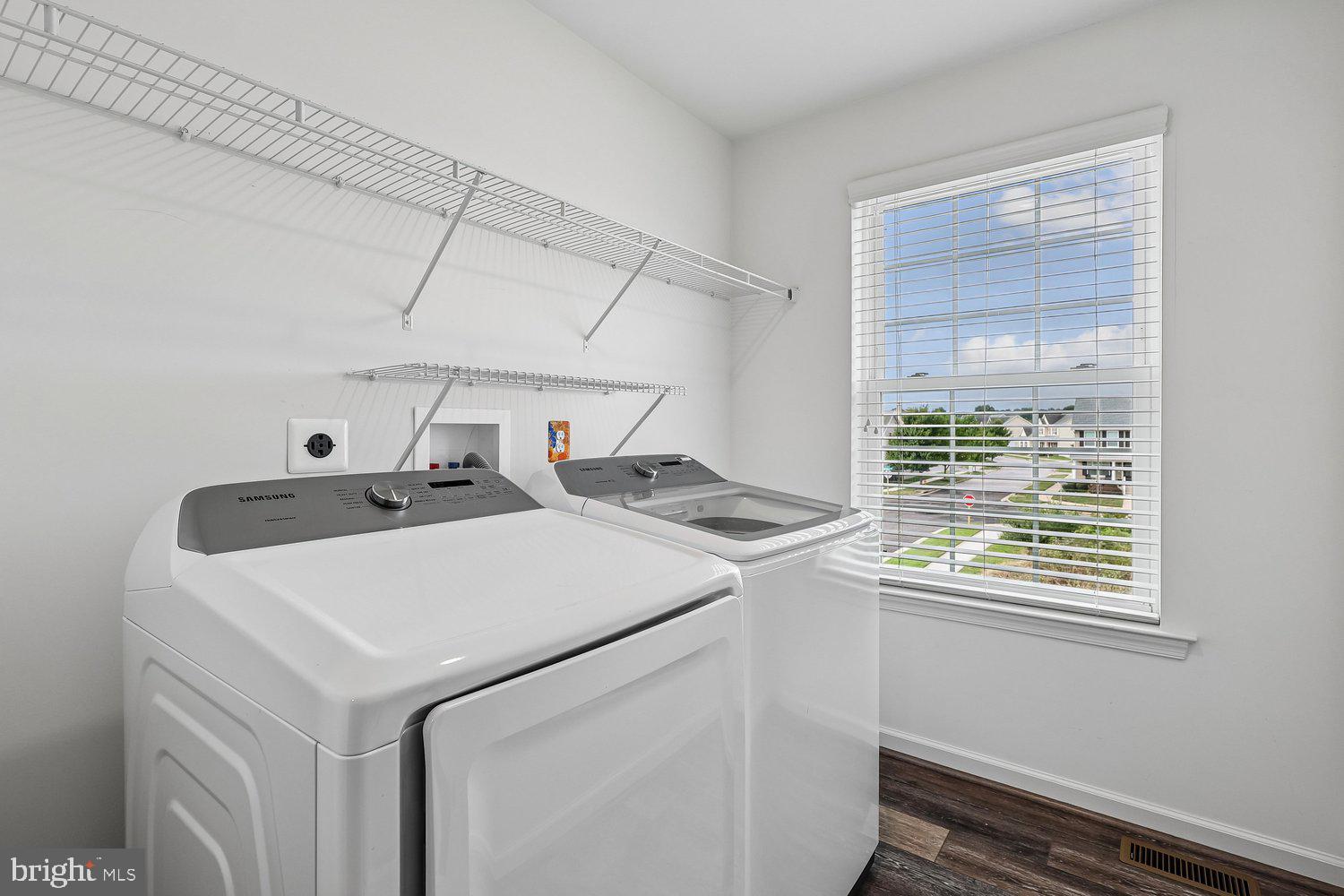 ELLENDALE - Residential