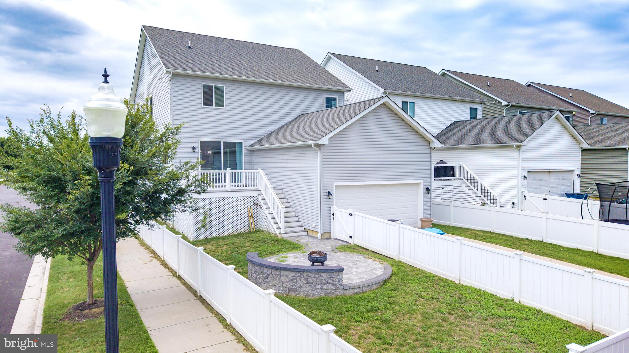 ELLENDALE - Residential