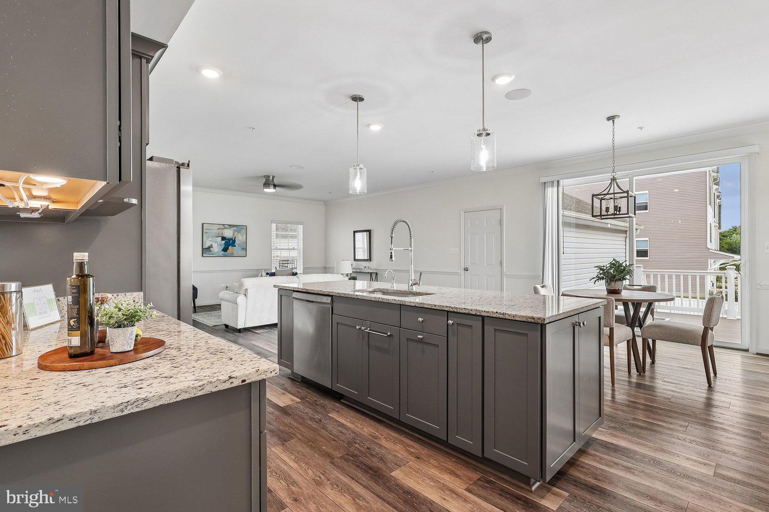 ELLENDALE - Residential