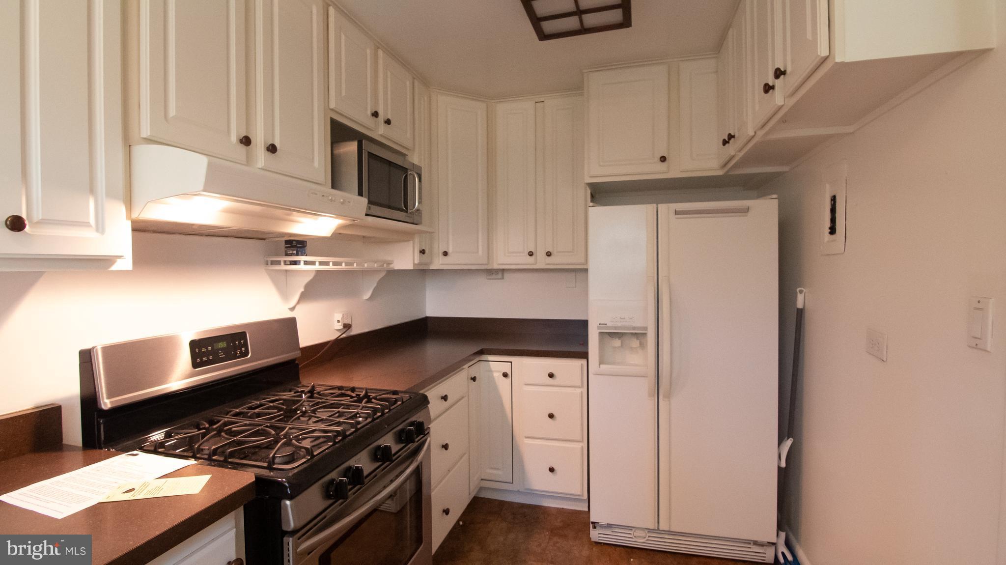 PARKSIDE CONDOMINIUMS - Residential Lease