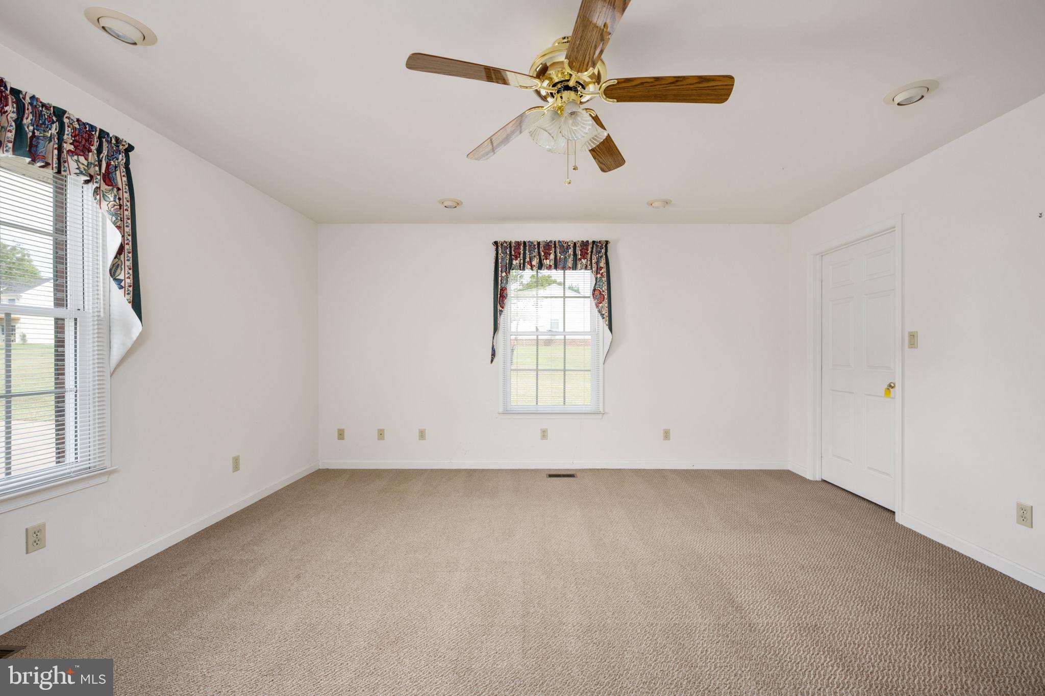 KENDALLWOOD ESTATES - Residential