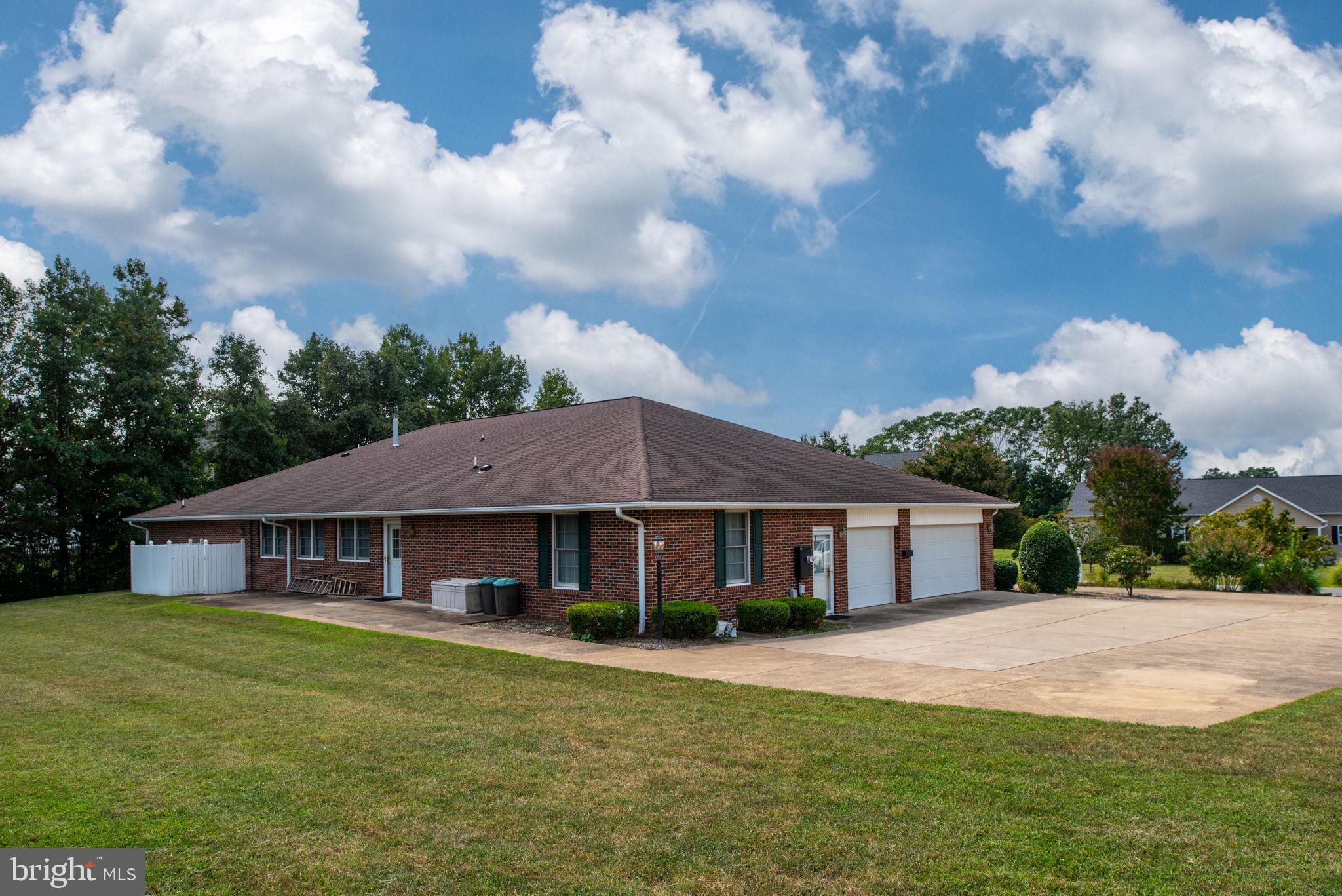 KENDALLWOOD ESTATES - Residential