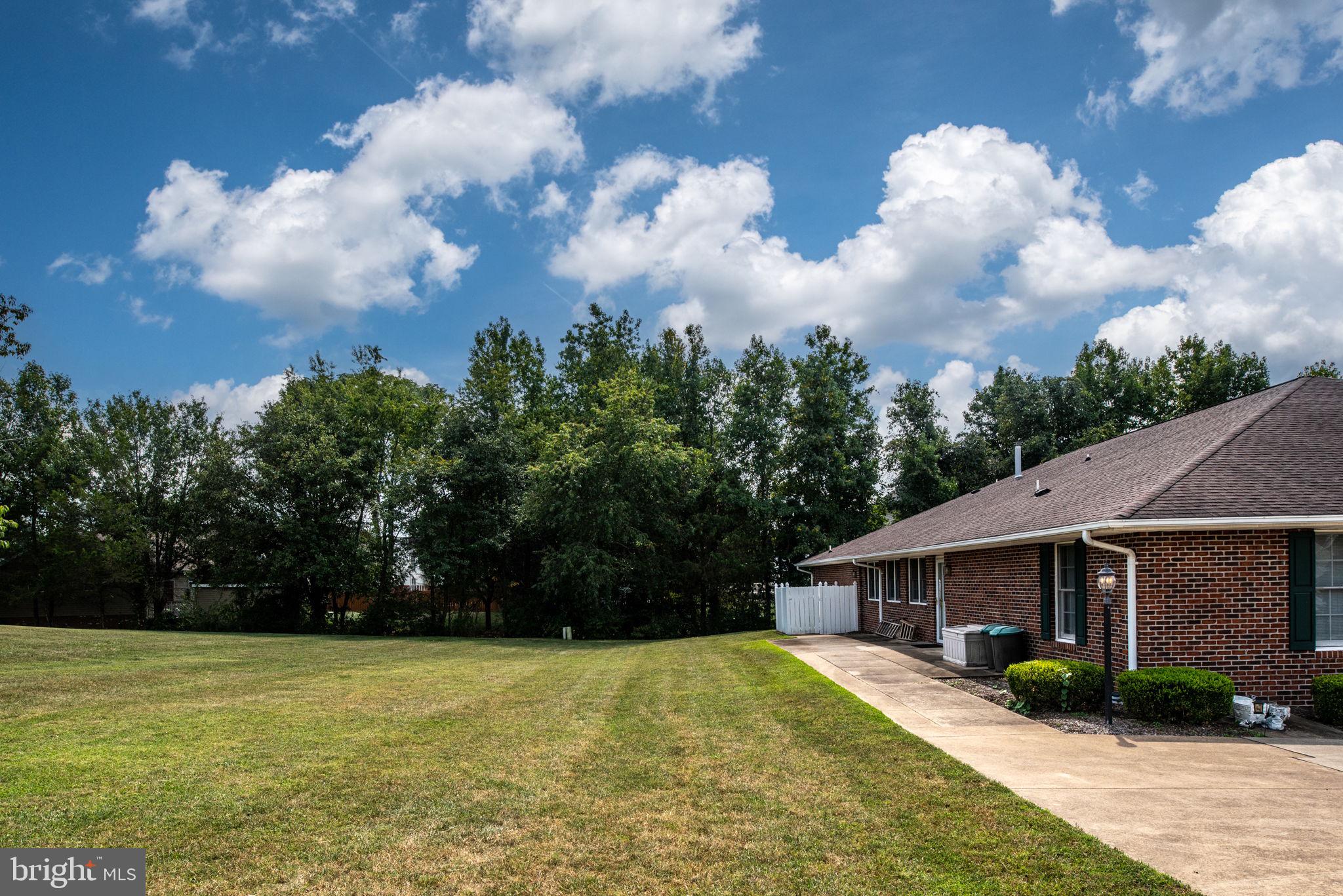 KENDALLWOOD ESTATES - Residential