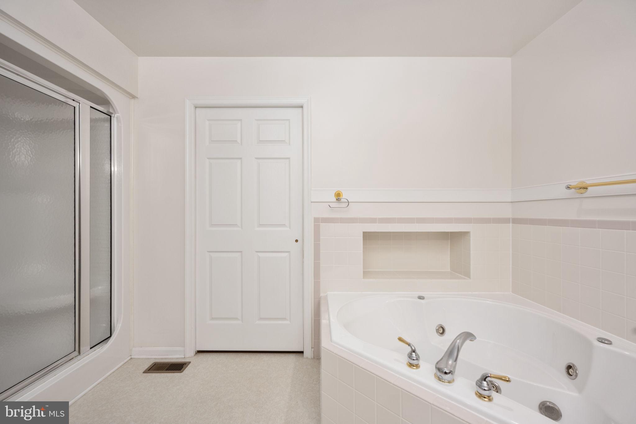 KENDALLWOOD ESTATES - Residential