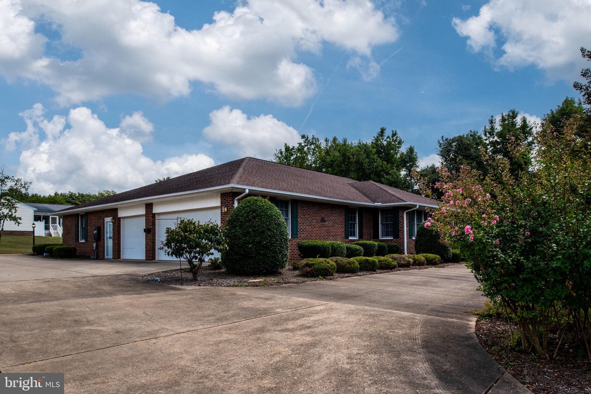 KENDALLWOOD ESTATES - Residential