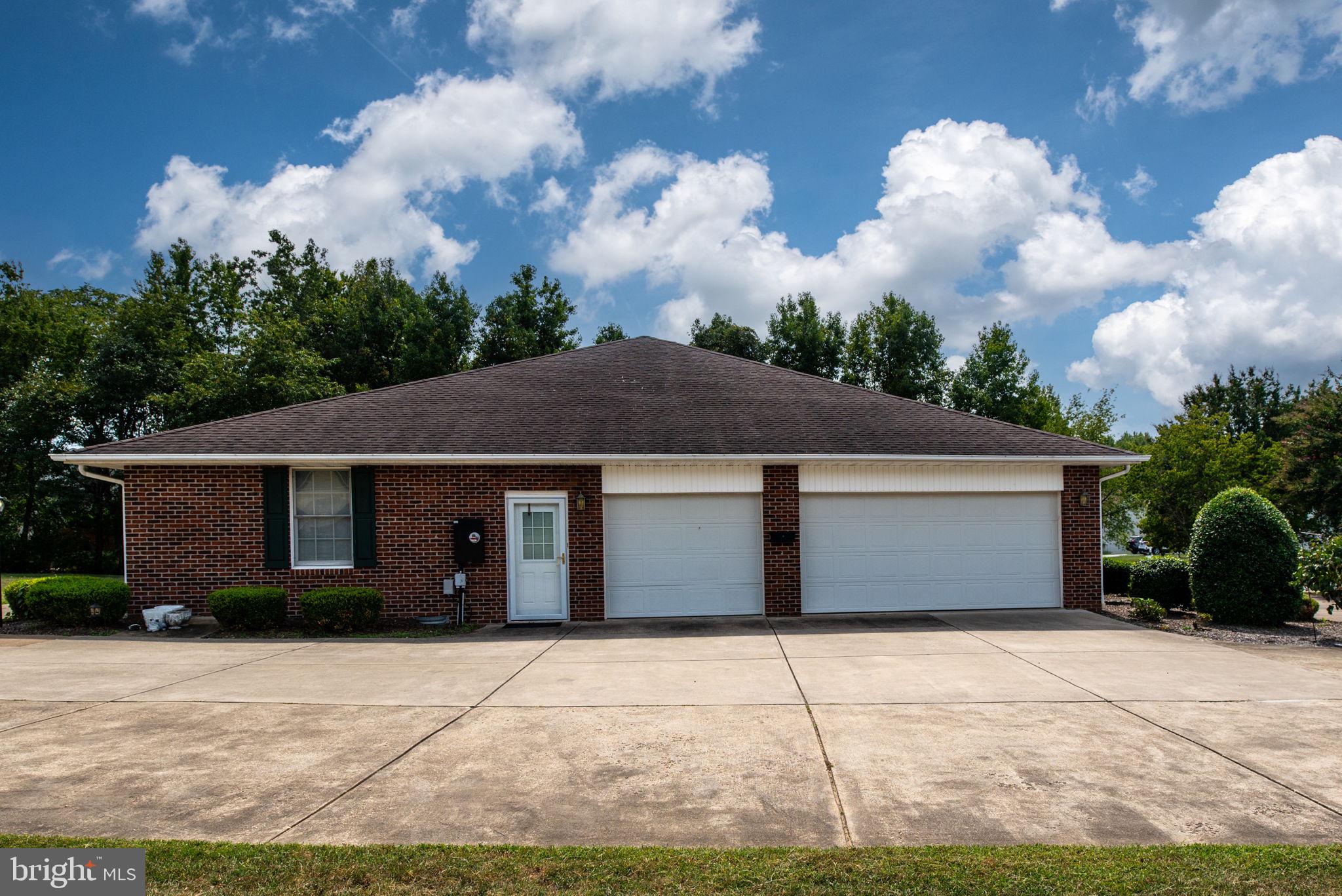 KENDALLWOOD ESTATES - Residential