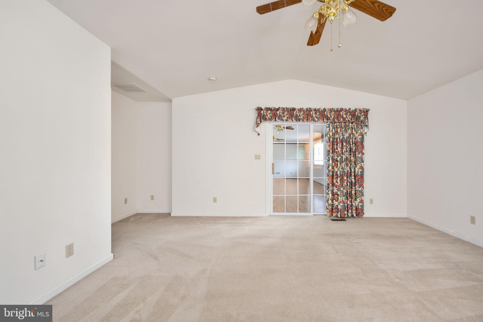 KENDALLWOOD ESTATES - Residential