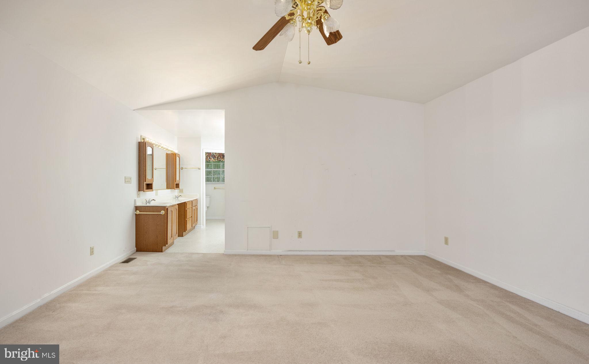 KENDALLWOOD ESTATES - Residential