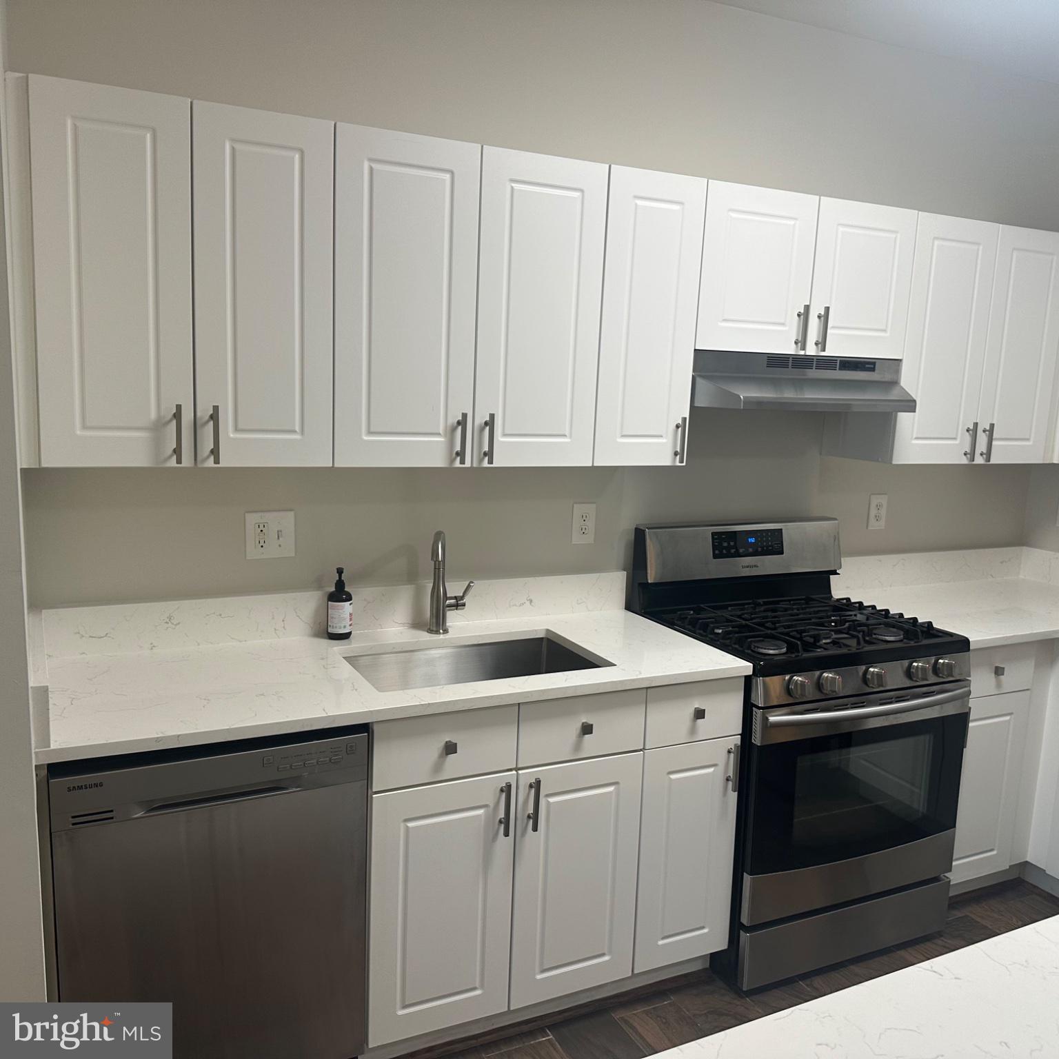 FAIRFAX RIDGE - Residential