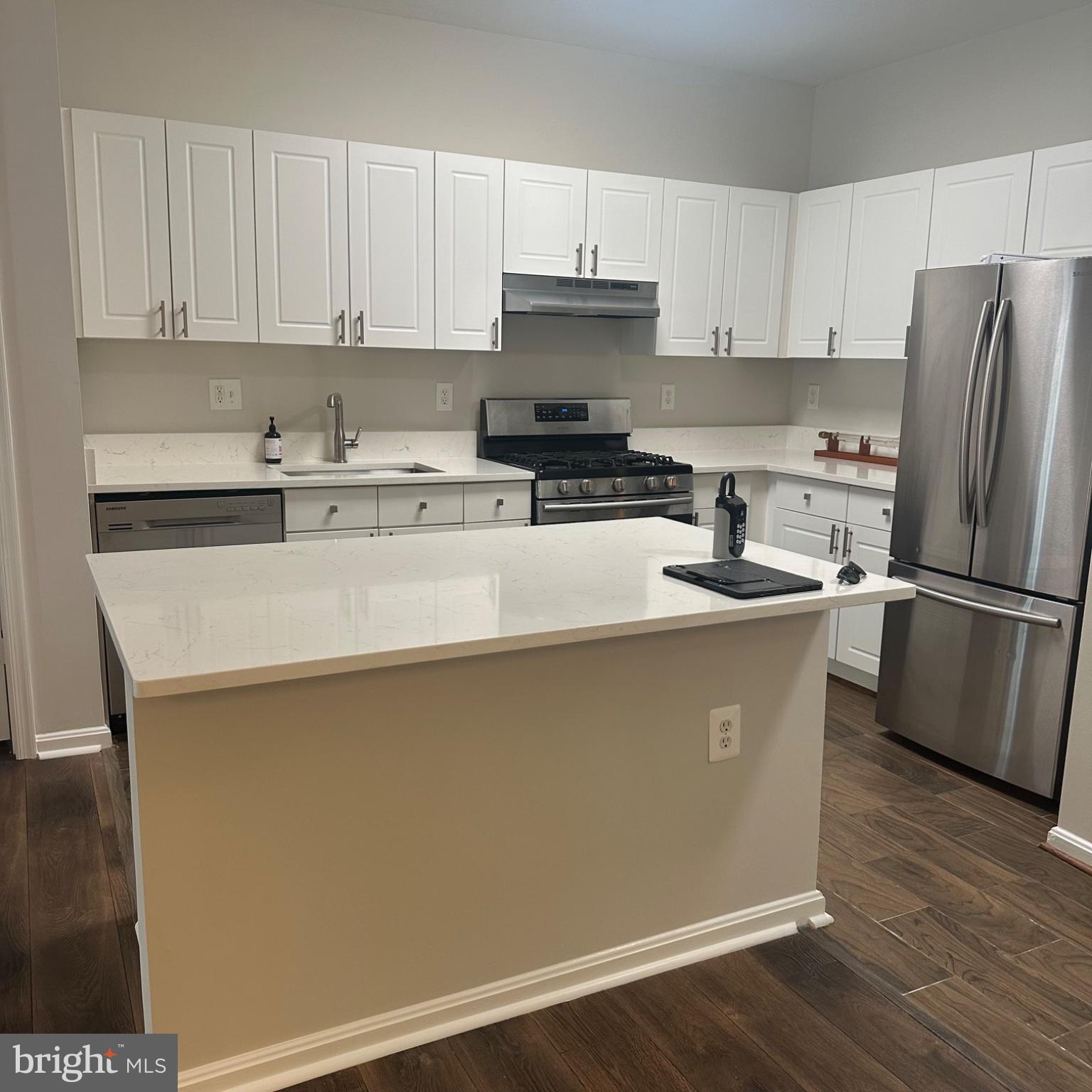 FAIRFAX RIDGE - Residential