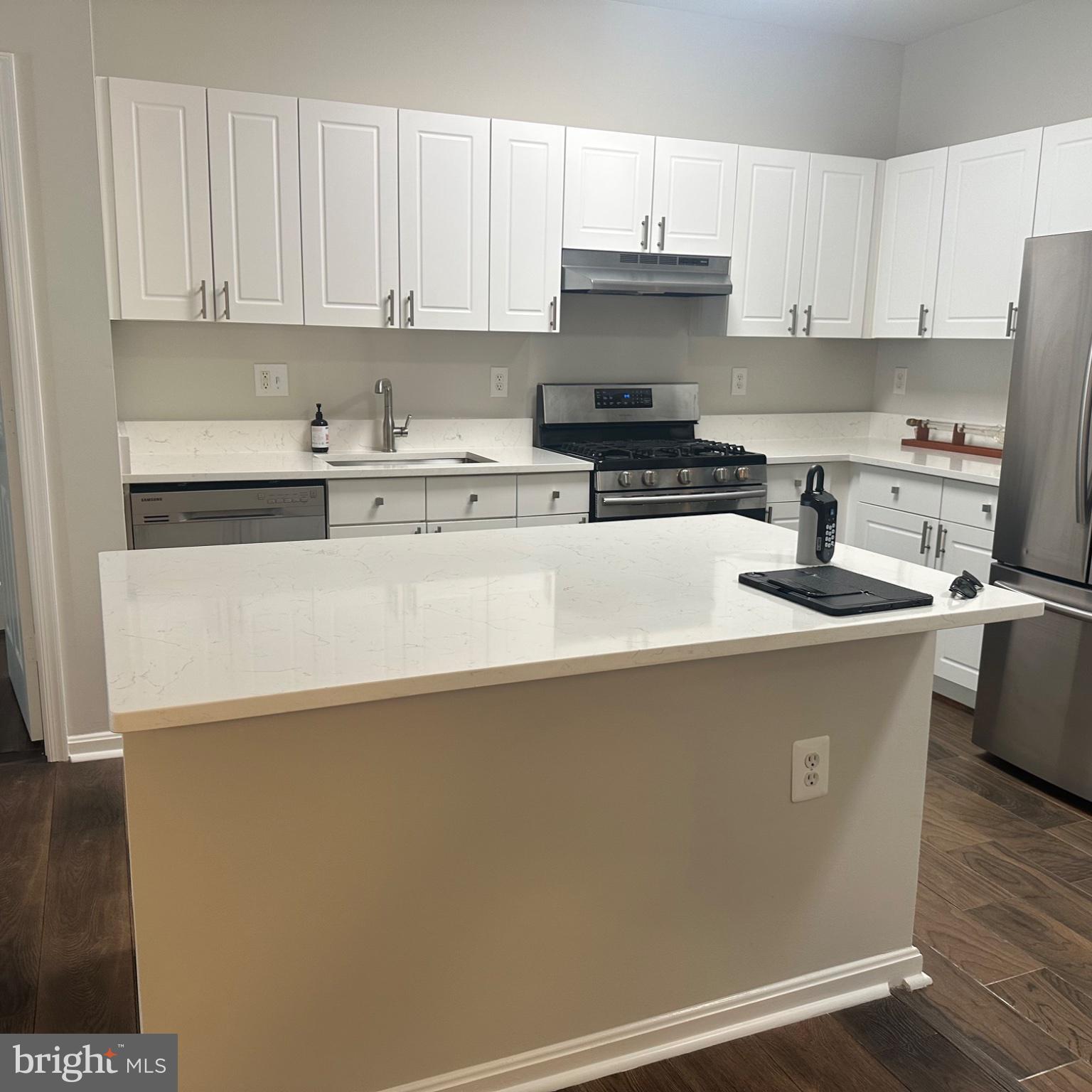 FAIRFAX RIDGE - Residential